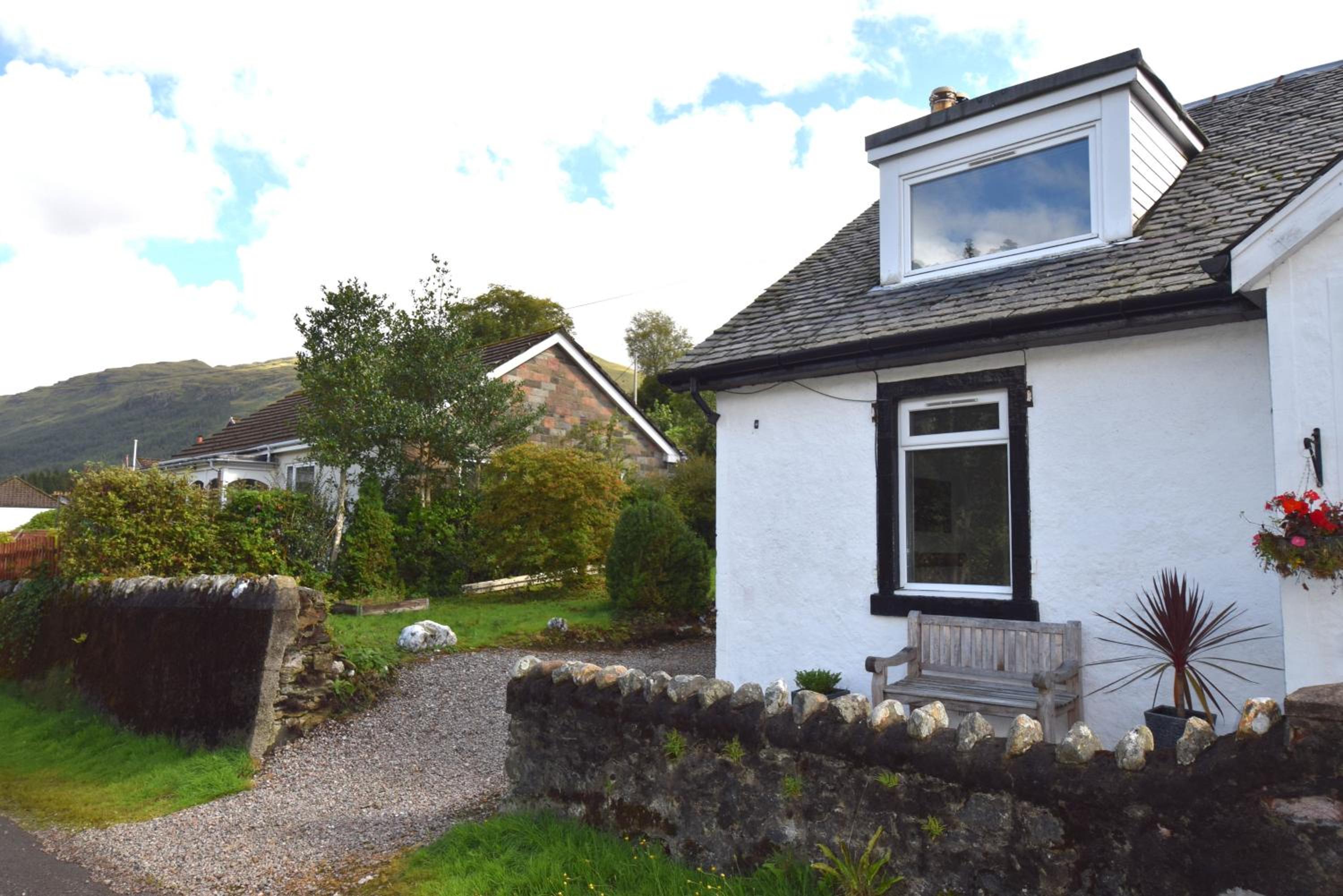 1 Planetree Cottage - Loch View view 3