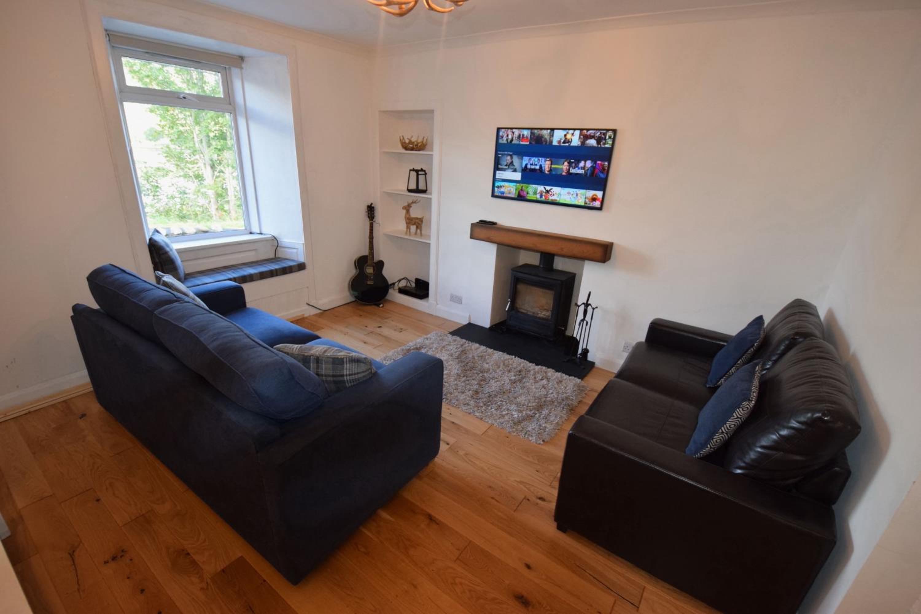 1 Planetree Cottage - Loch View view 4
