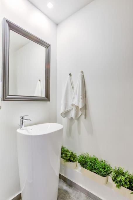Splendor 3 bedroom flat in Silver Mountain view 2