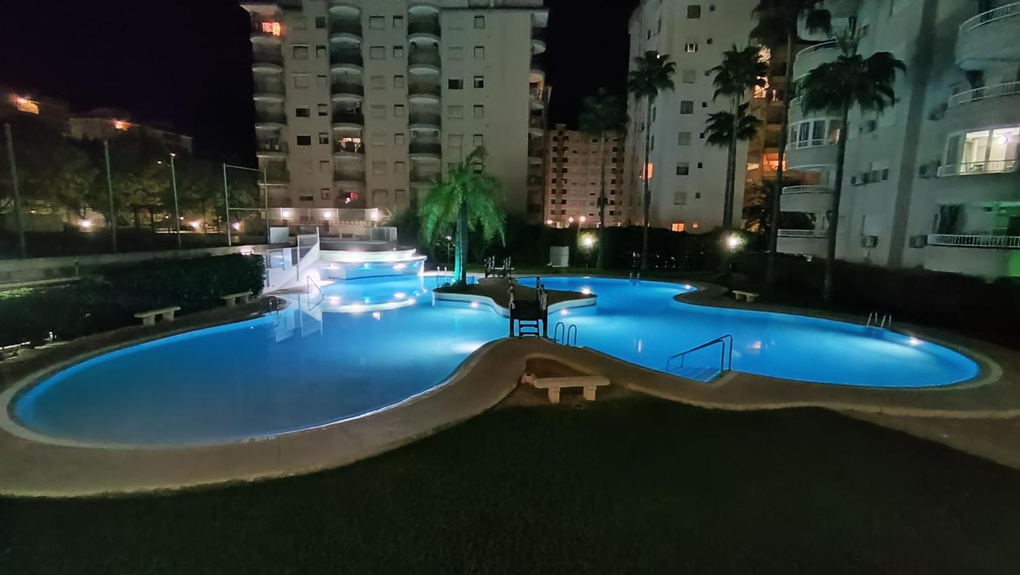 Apartamento Tropicana - Piscina y Tenis - Aire Acondicionado - Fibra Optica - Netflix view 5