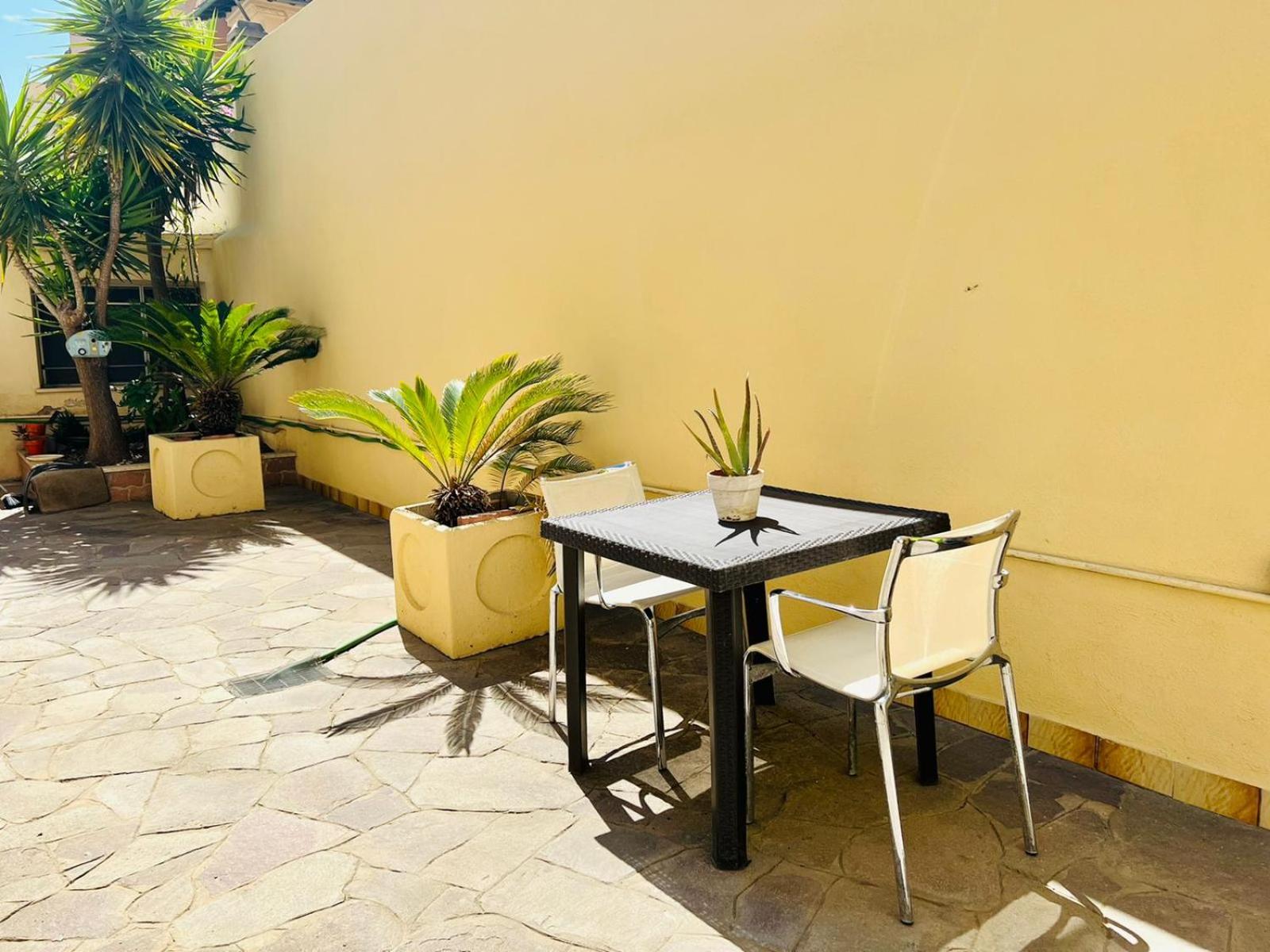 Beach Apartment , 20m From The Sea , Ostia Center , 4 Guests