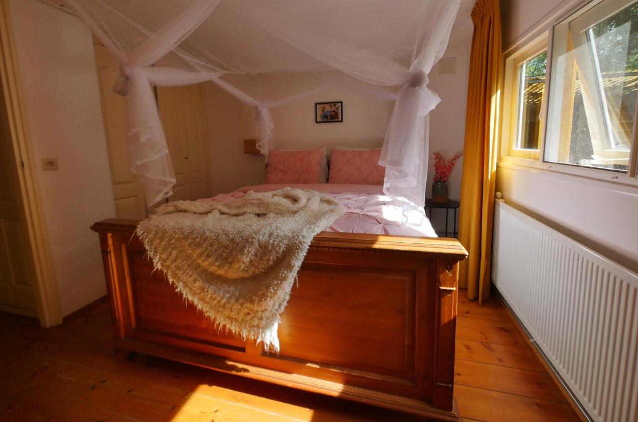Perfect get away - Cosy Cabin in the Woods view 3