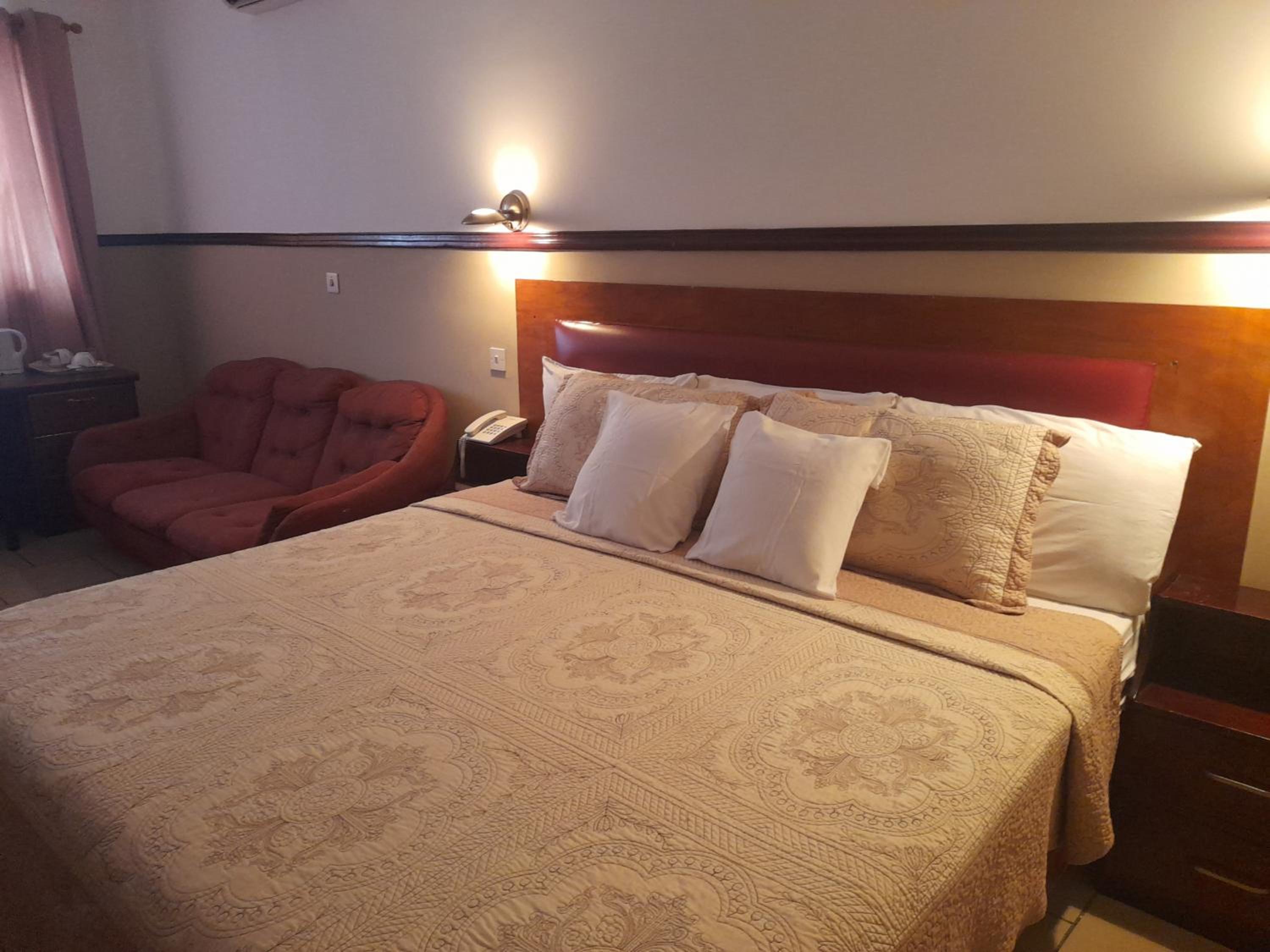 Kunta Kinte Hotel