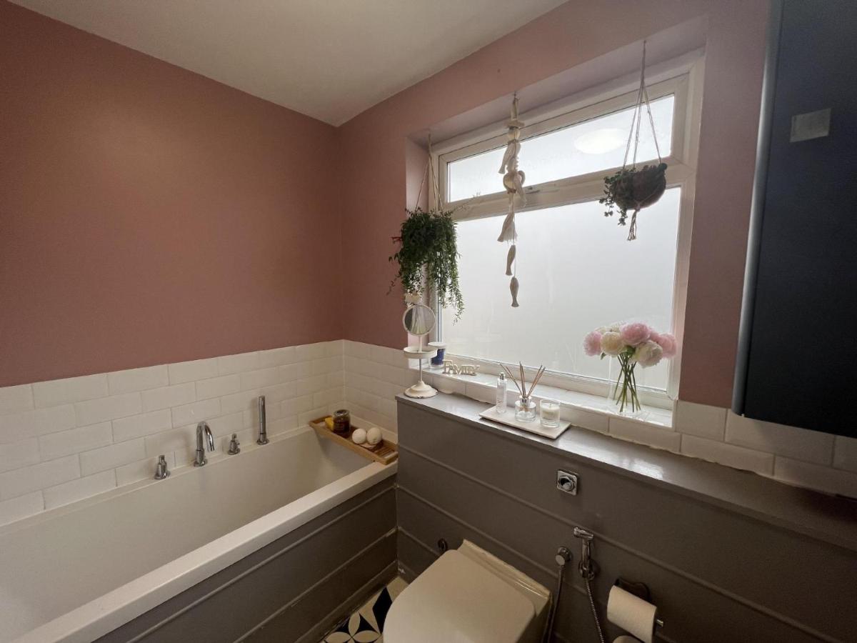 Sea Facing 2BD Terraced Home - Peacehaven view 5
