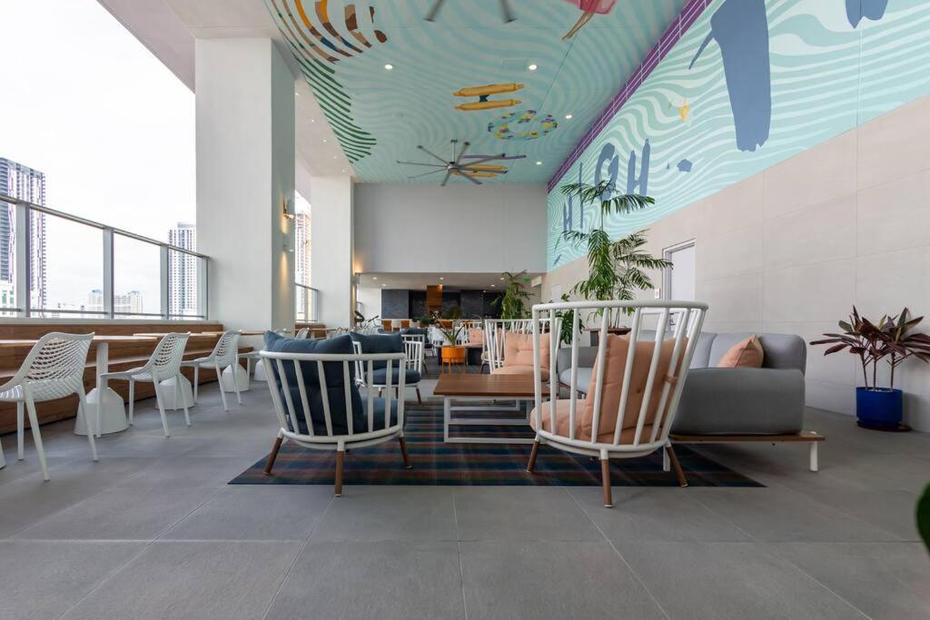 Amazing Condo in Downtown Miami/Brickell w/PARKING
