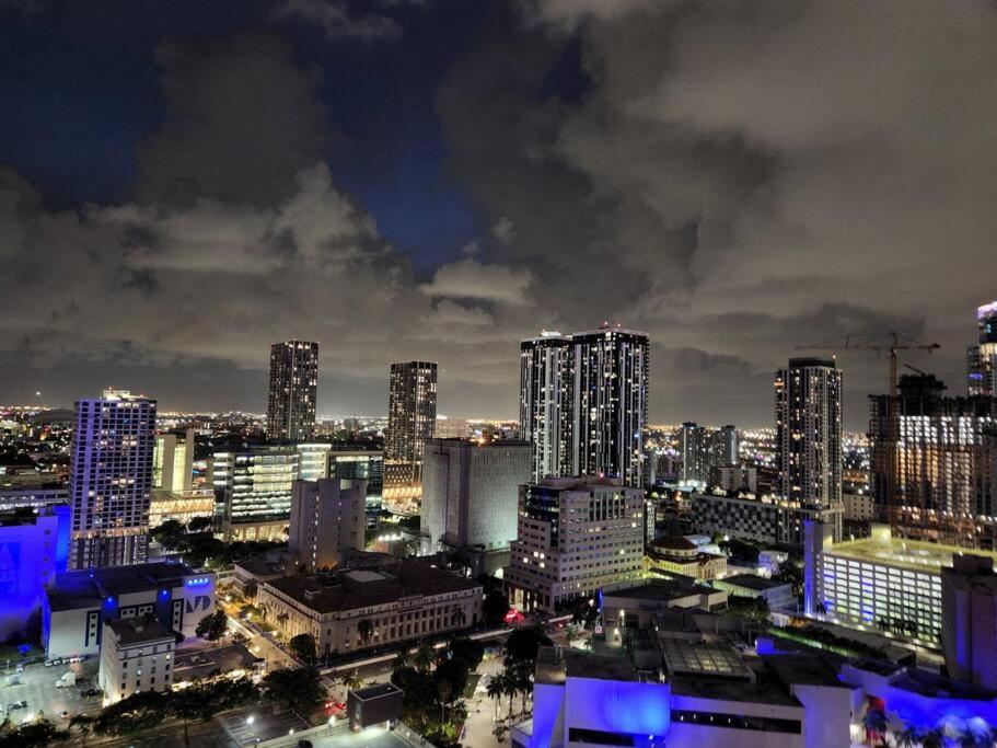 Amazing Condo in Downtown Miami/Brickell w/PARKING
