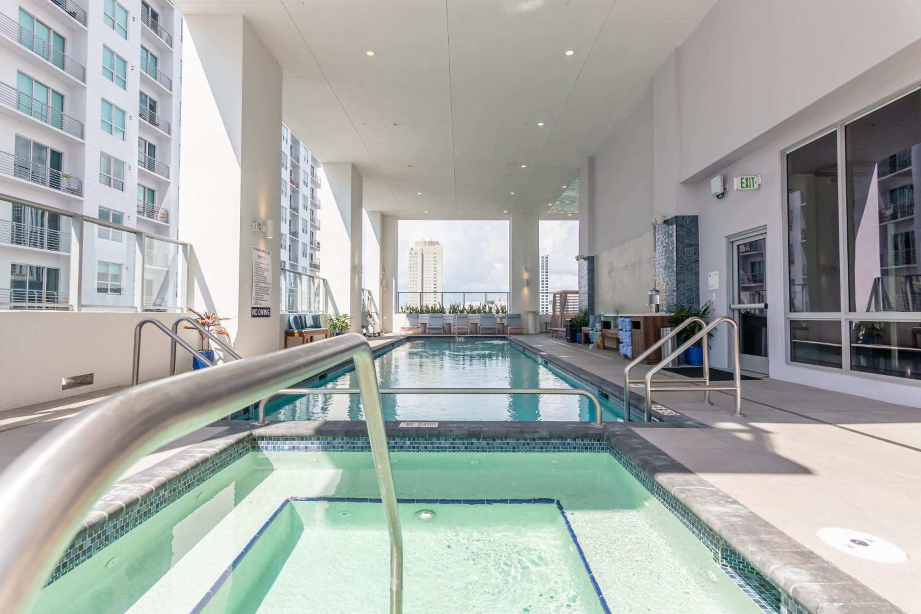 Amazing Condo in Downtown Miami/Brickell w/PARKING