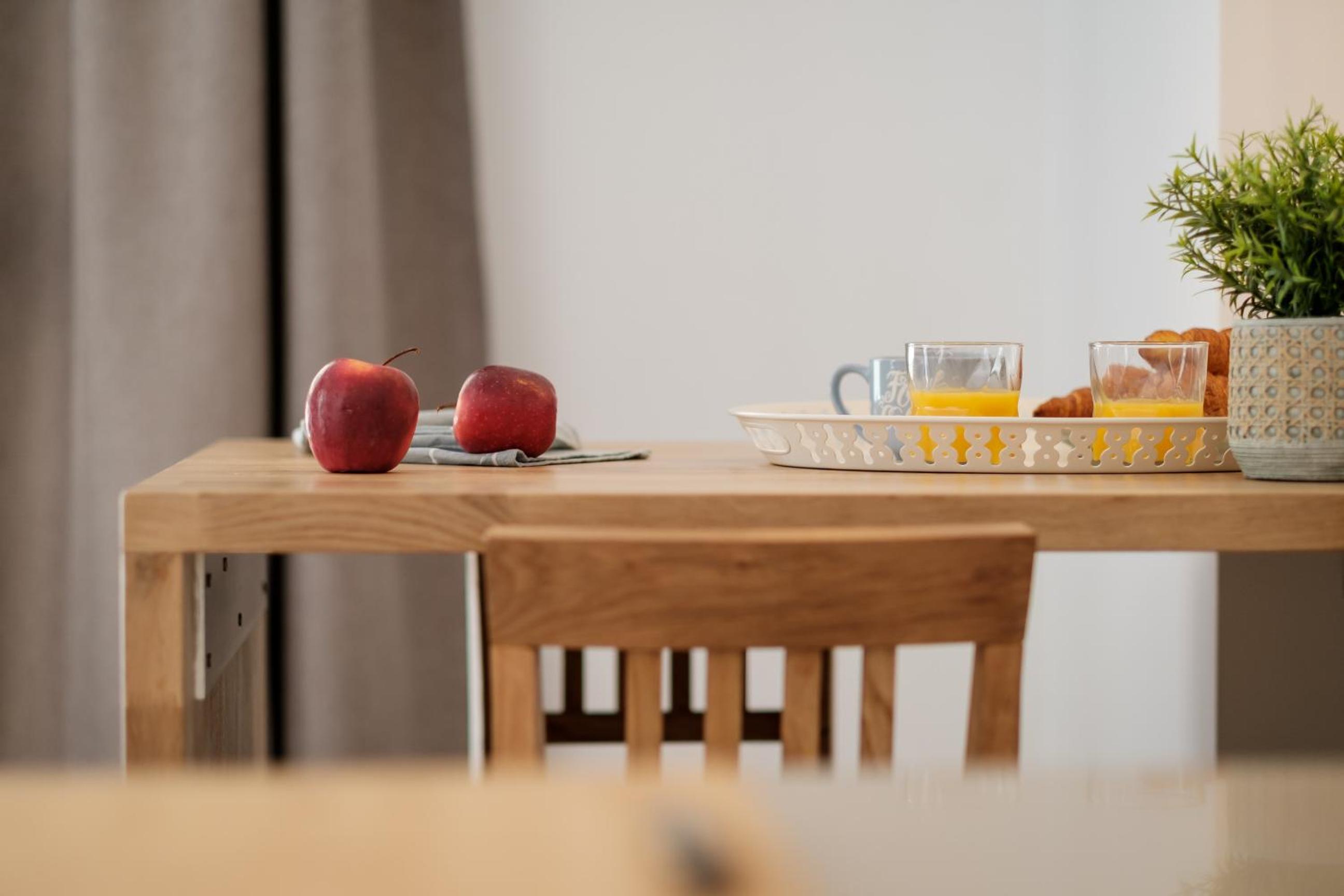 Apartamento deluxe con piscina, terraza & parking