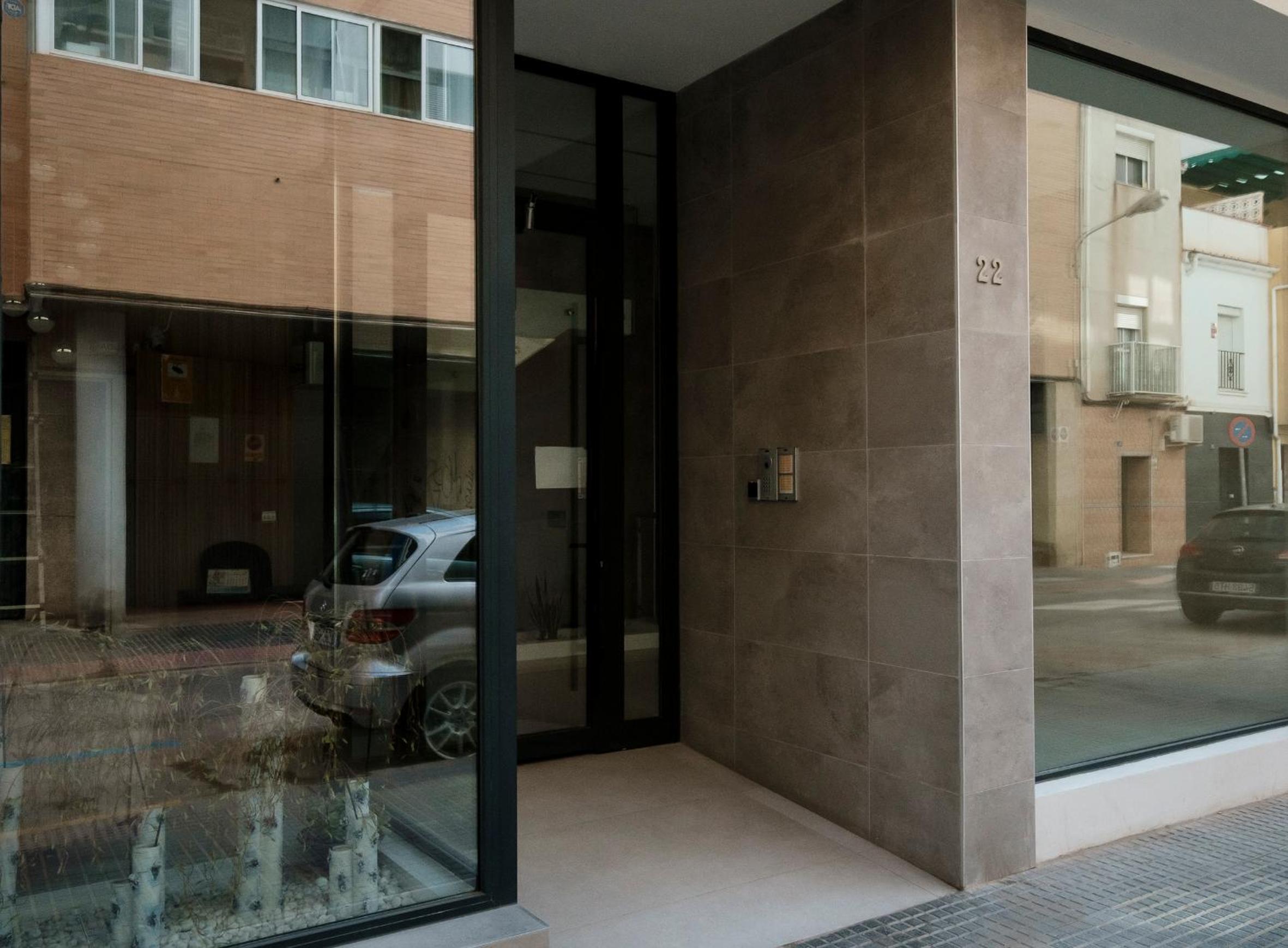 Apartamento deluxe con piscina, terraza & parking