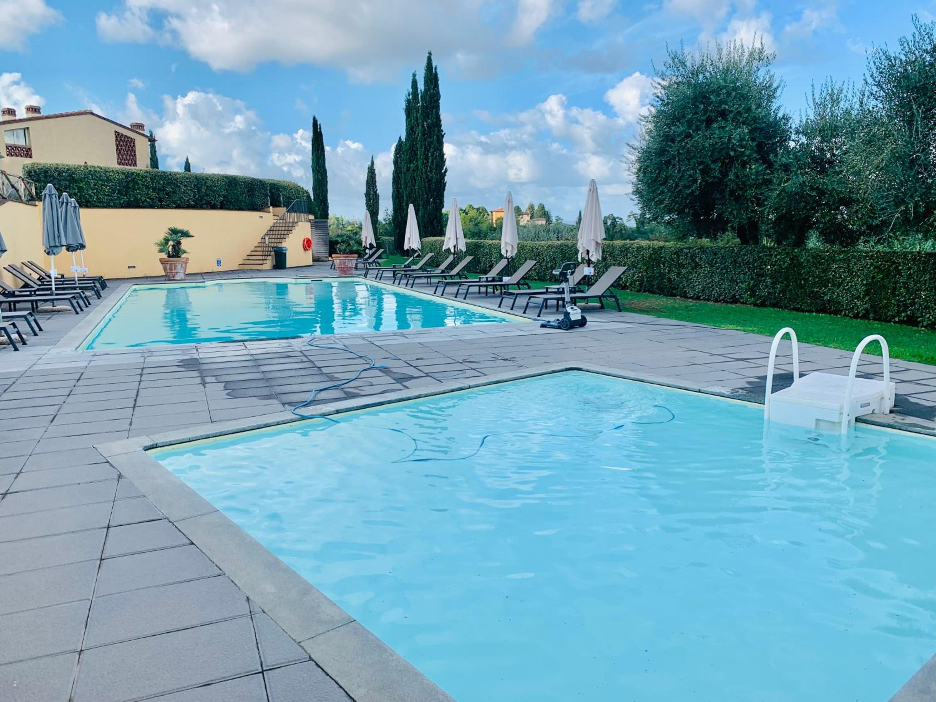 Incantevole borgo con piscine