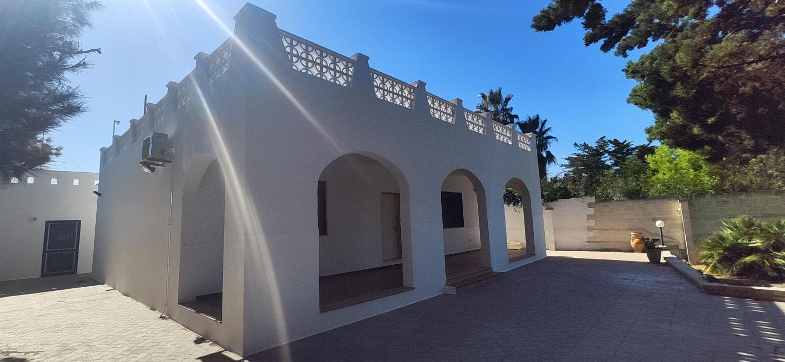 Seaside Villa with Hot Tub, 5mins walk from the sea view 2