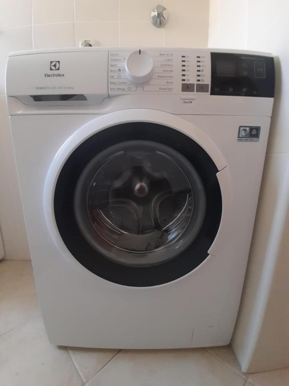 Lovely 2-bed apartment with balcony/free parking. view 4