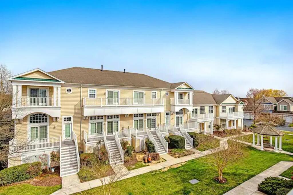 Relaxing Bethany Beach Retreat, Pools, Families Welcome Including Dogs!
