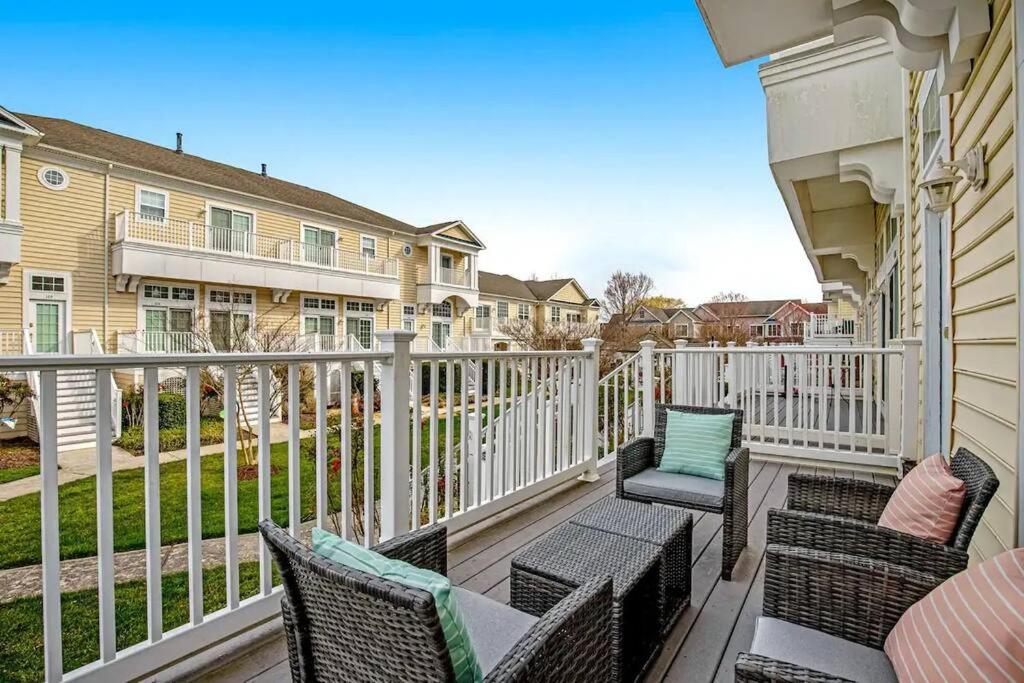 Relaxing Bethany Beach Retreat, Pools, Families Welcome Including Dogs!