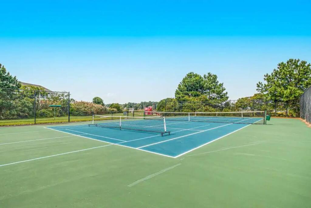 Relaxing Bethany Beach Retreat, Pools, Families Welcome Including Dogs!