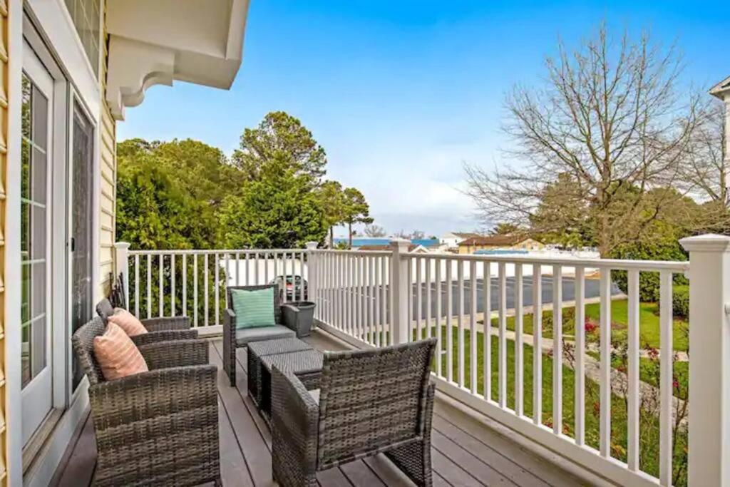 Relaxing Bethany Beach Retreat, Pools, Families Welcome Including Dogs!