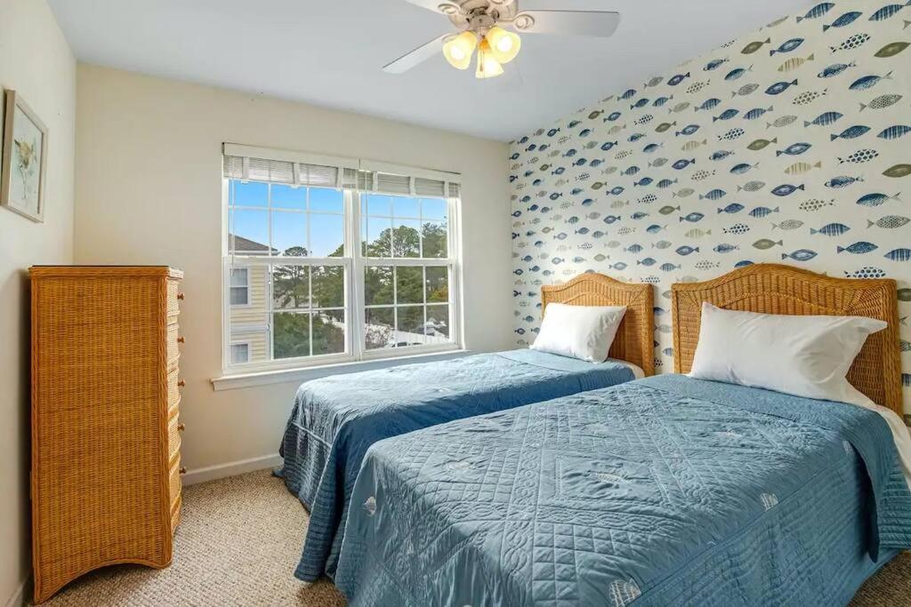 Relaxing Bethany Beach Retreat, Pools, Families Welcome Including Dogs!