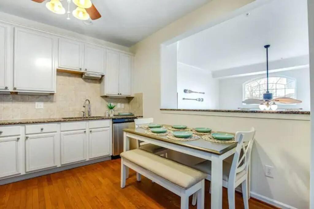 Relaxing Bethany Beach Retreat, Pools, Families Welcome Including Dogs!