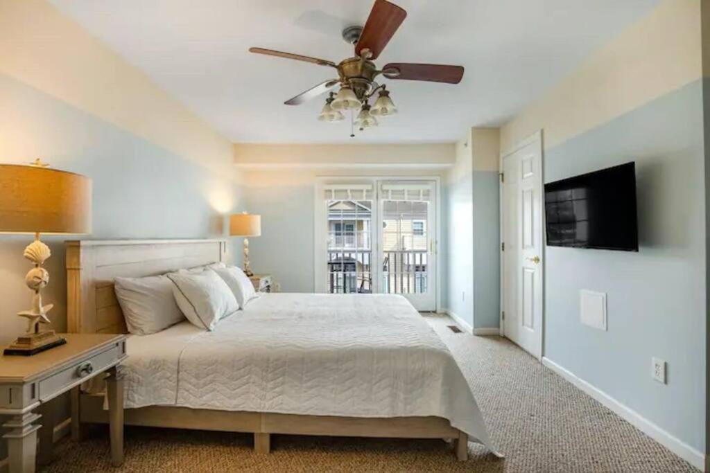 Relaxing Bethany Beach Retreat, Pools, Families Welcome Including Dogs!