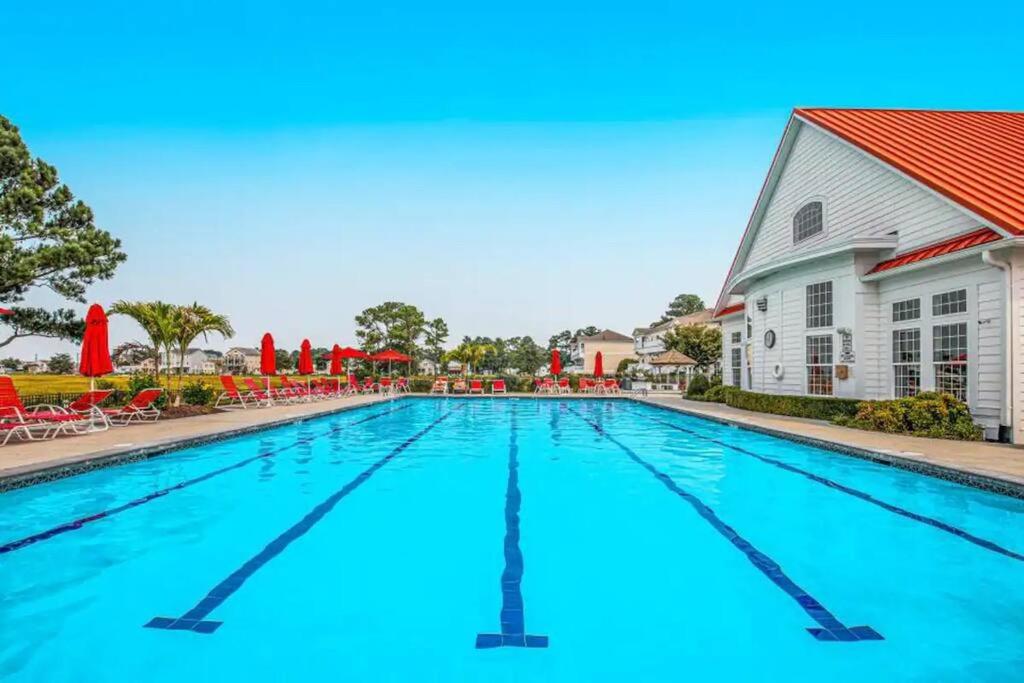Relaxing Bethany Beach Retreat, Pools, Families Welcome Including Dogs!