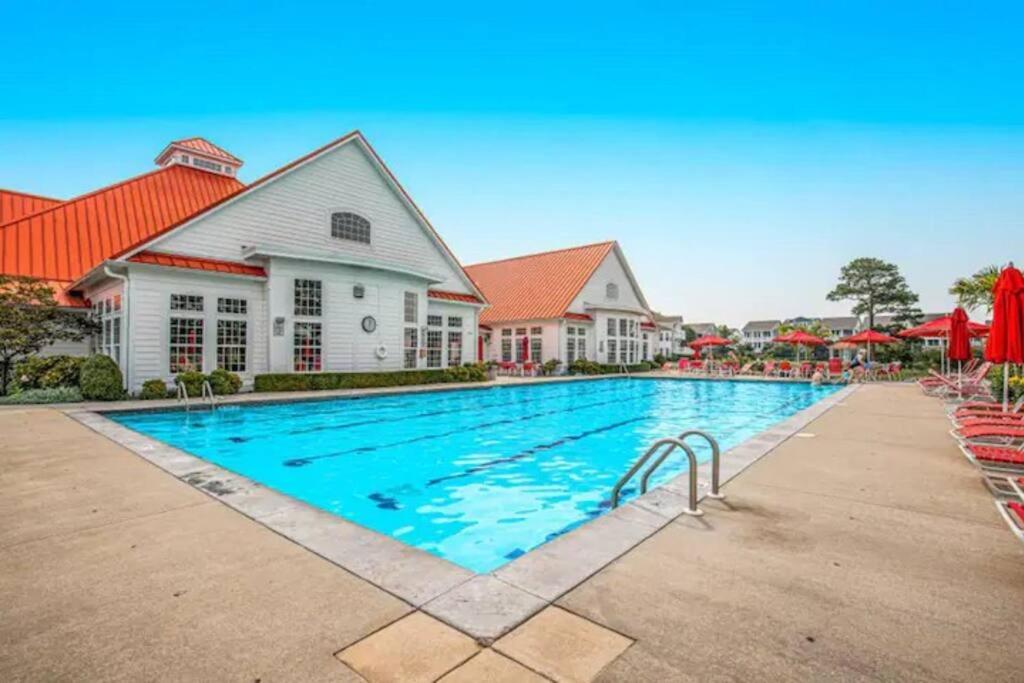Relaxing Bethany Beach Retreat, Pools, Families Welcome Including Dogs!