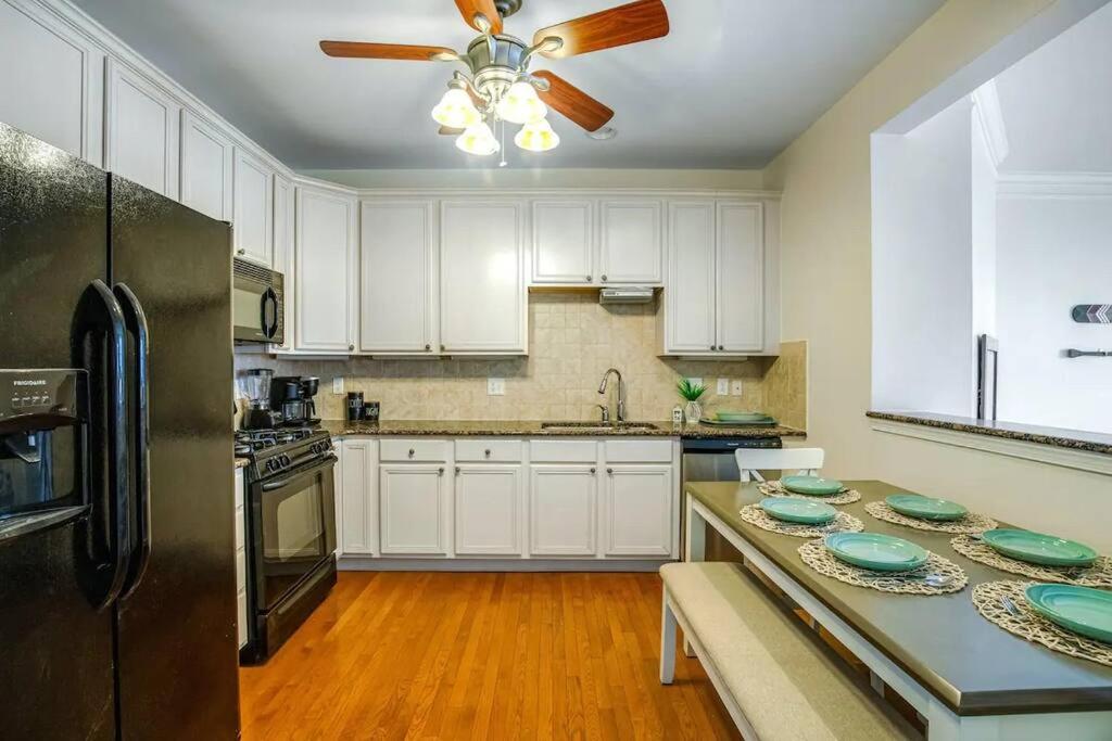 Relaxing Bethany Beach Retreat, Pools, Families Welcome Including Dogs!