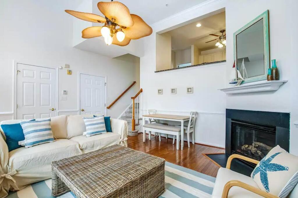 Relaxing Bethany Beach Retreat, Pools, Families Welcome Including Dogs!