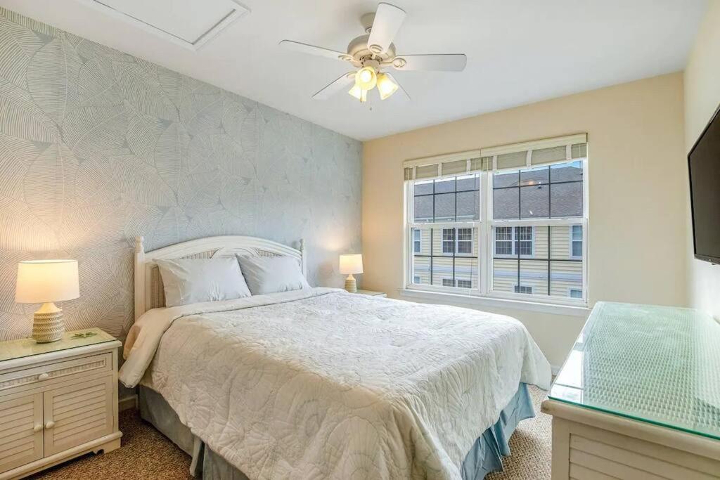 Relaxing Bethany Beach Retreat, Pools, Families Welcome Including Dogs!