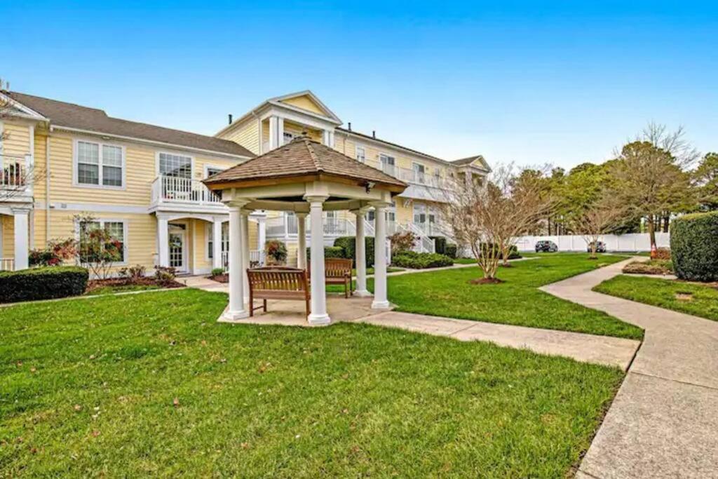 Relaxing Bethany Beach Retreat, Pools, Families Welcome Including Dogs!