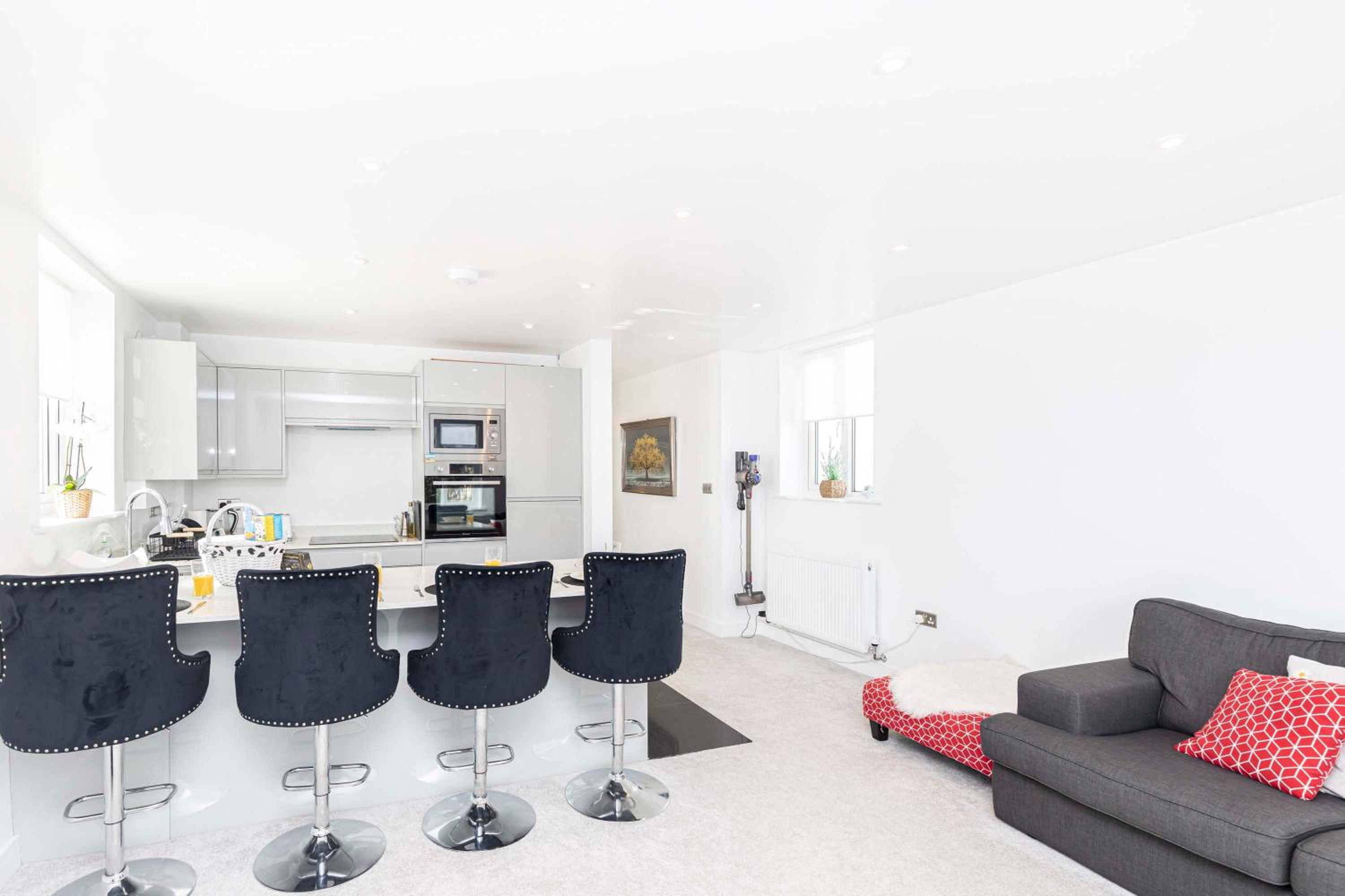 The White House - Lux Southbourne beach 3 bed stay view 2