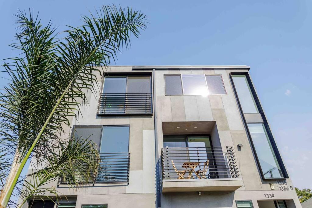 Stunning Hollywood Townhouse with Sunny views