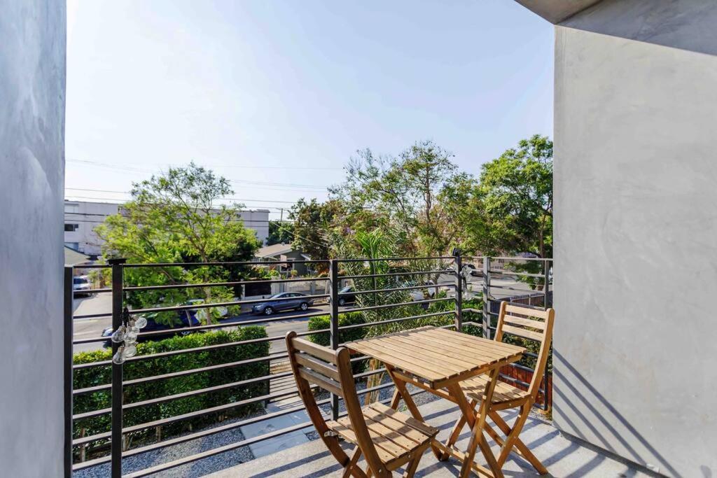 Stunning Hollywood Townhouse with Sunny views