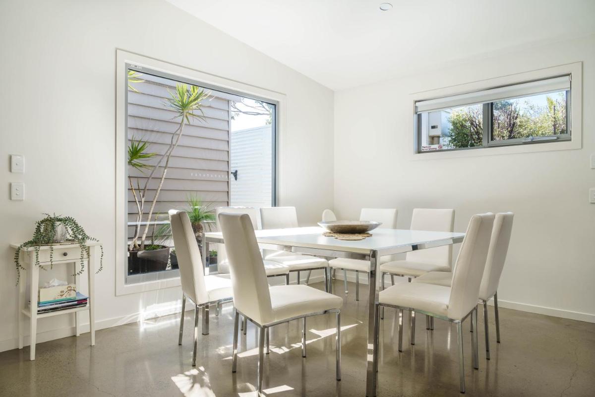 Living The Beach Dream - Pets, WiFi, 4 bdrm, 450m Shops