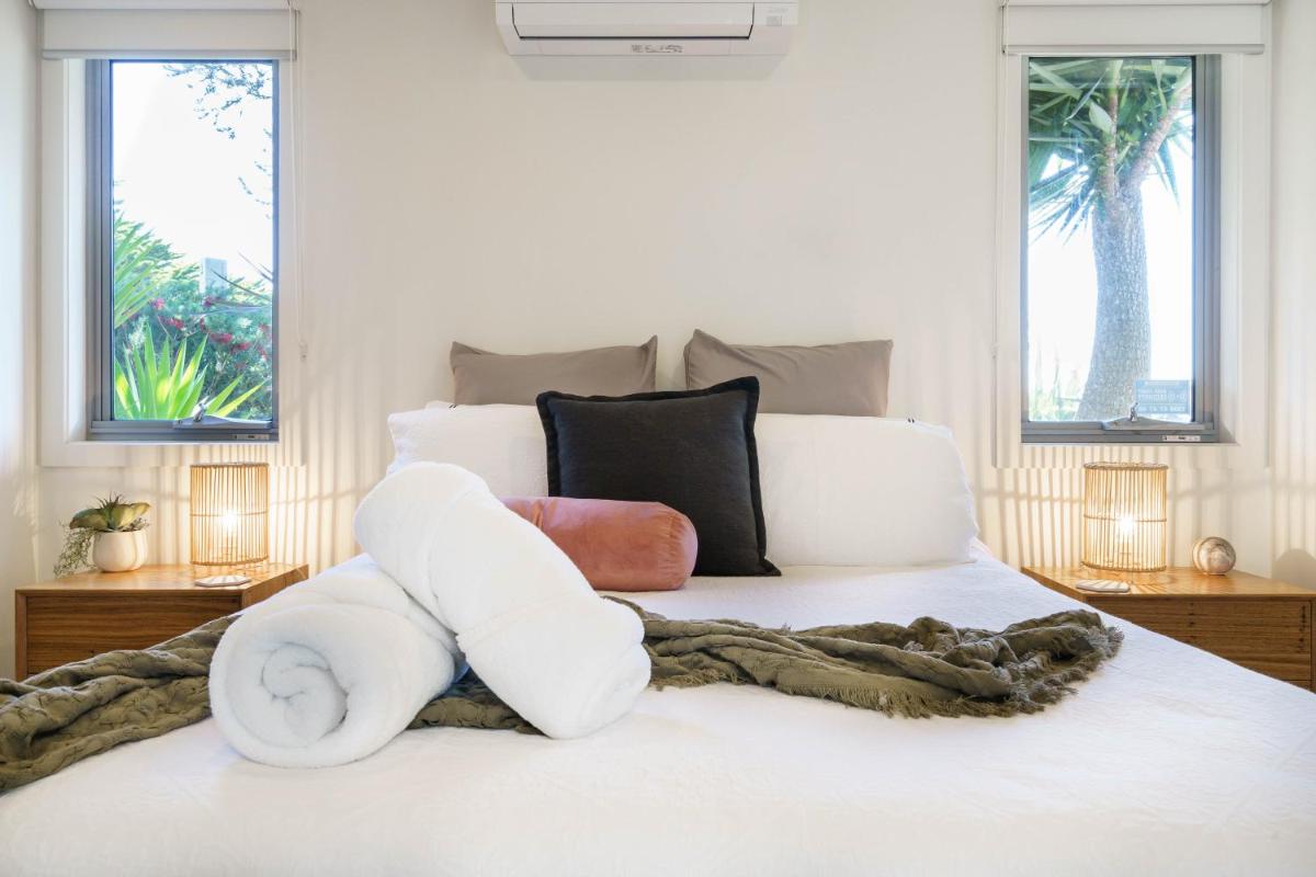 Living The Beach Dream - Pets, WiFi, 4 bdrm, 450m Shops