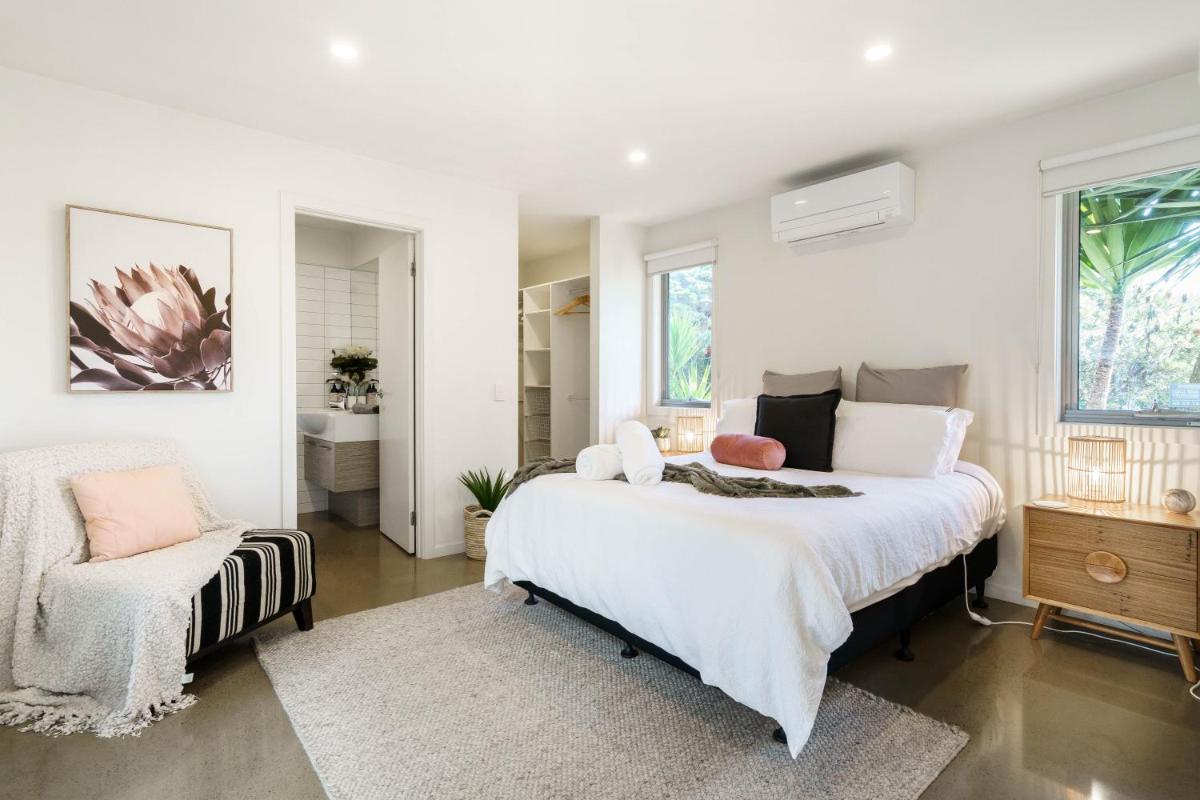 Living The Beach Dream - Pets, WiFi, 4 bdrm, 450m Shops