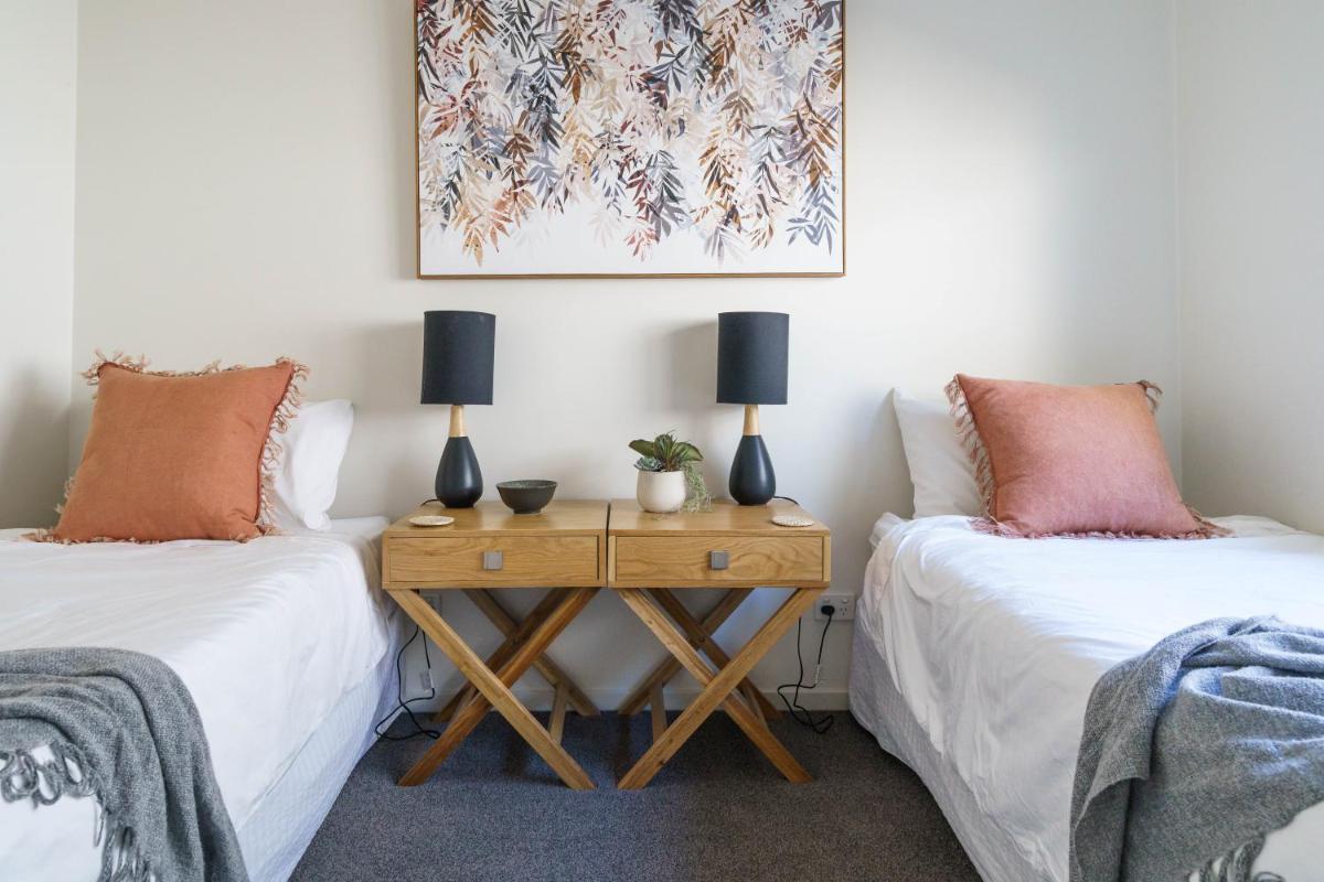 Living The Beach Dream - Pets, WiFi, 4 bdrm, 450m Shops