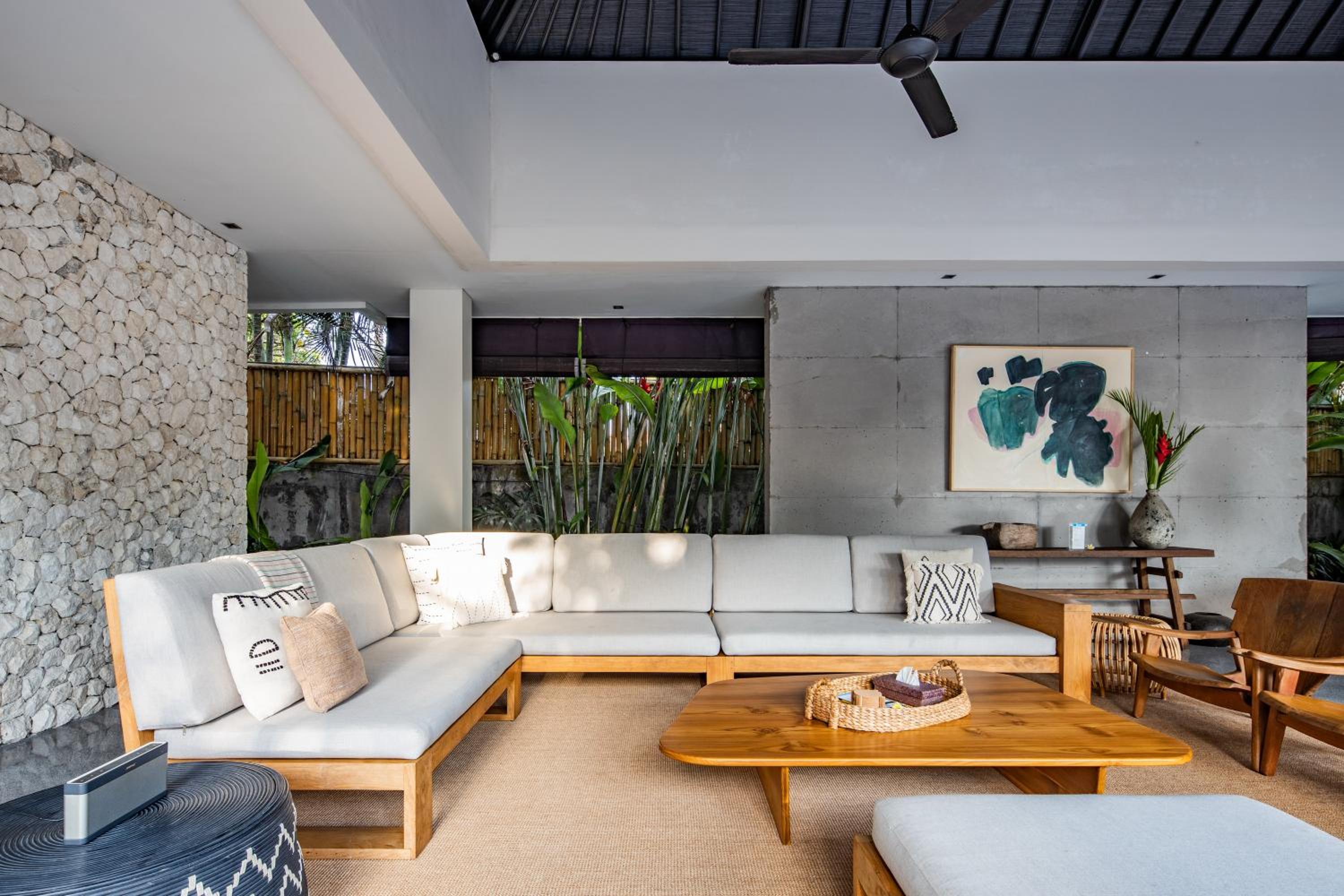 Canggu 4 Bed, Sleep up to 10, Butler, Cinema view 3