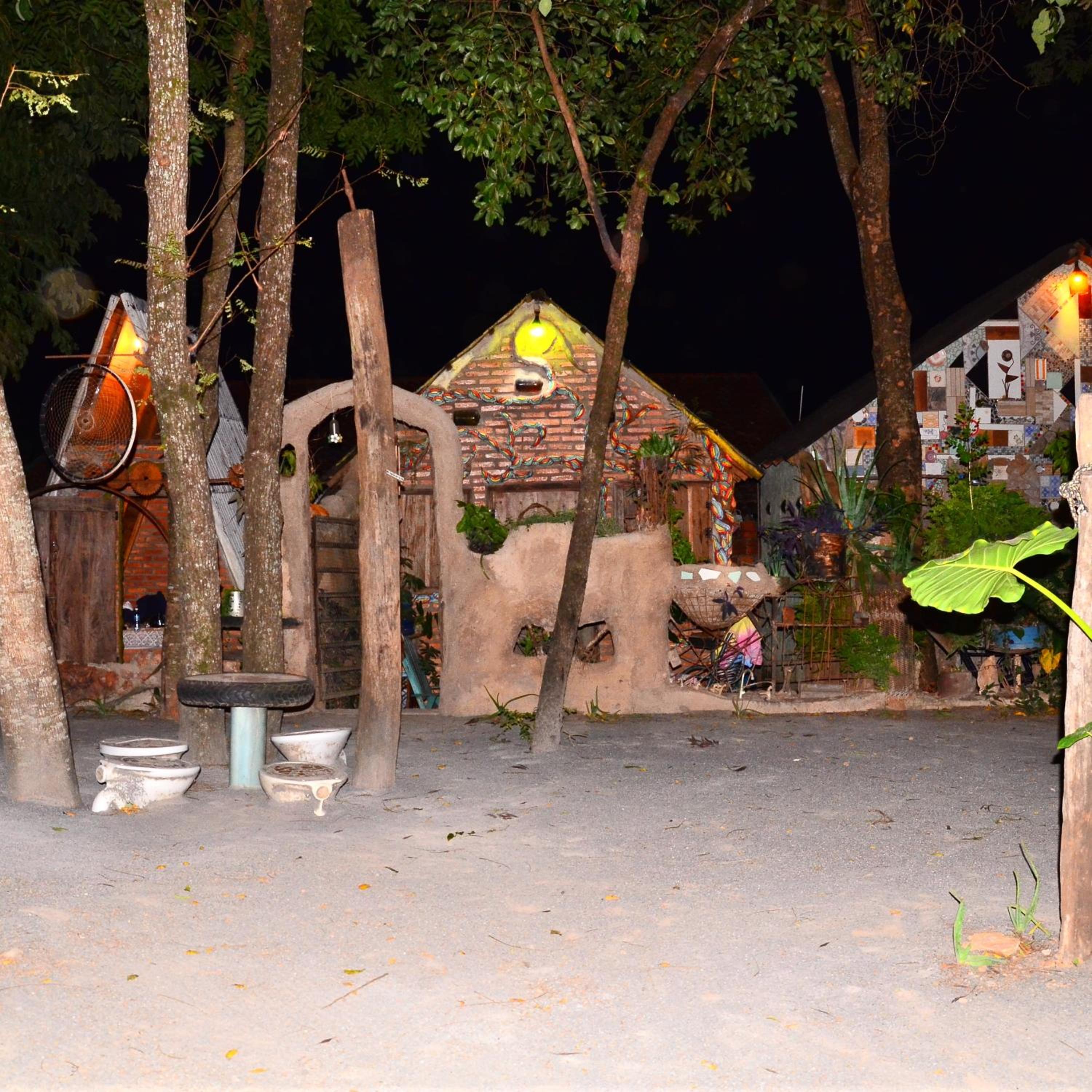 NOMADAS chalés, mini casinhas, bangalôs , área de camping e cozinha compartilhada