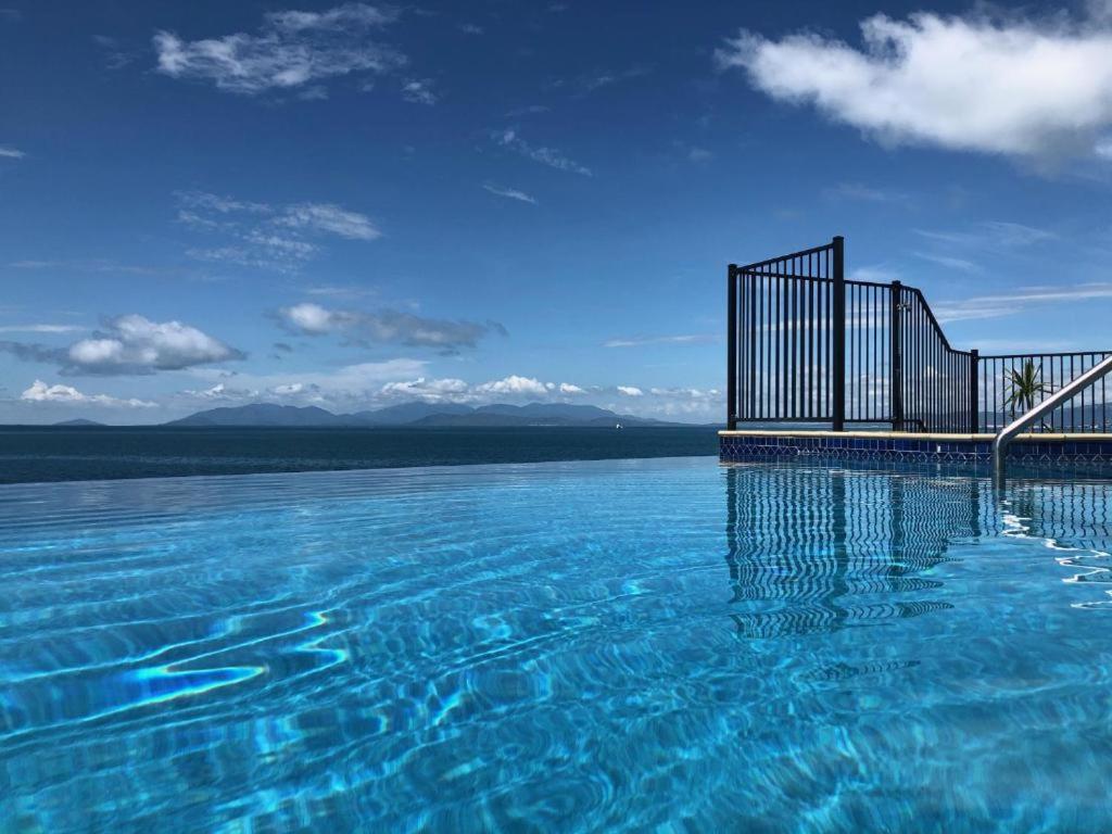 One Bright Point - Stunning Water Views