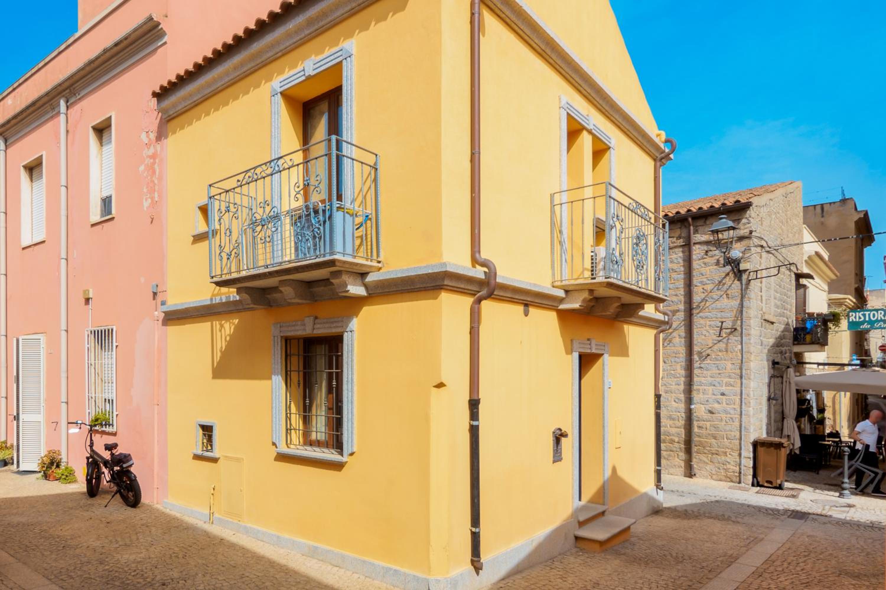 Clara's House