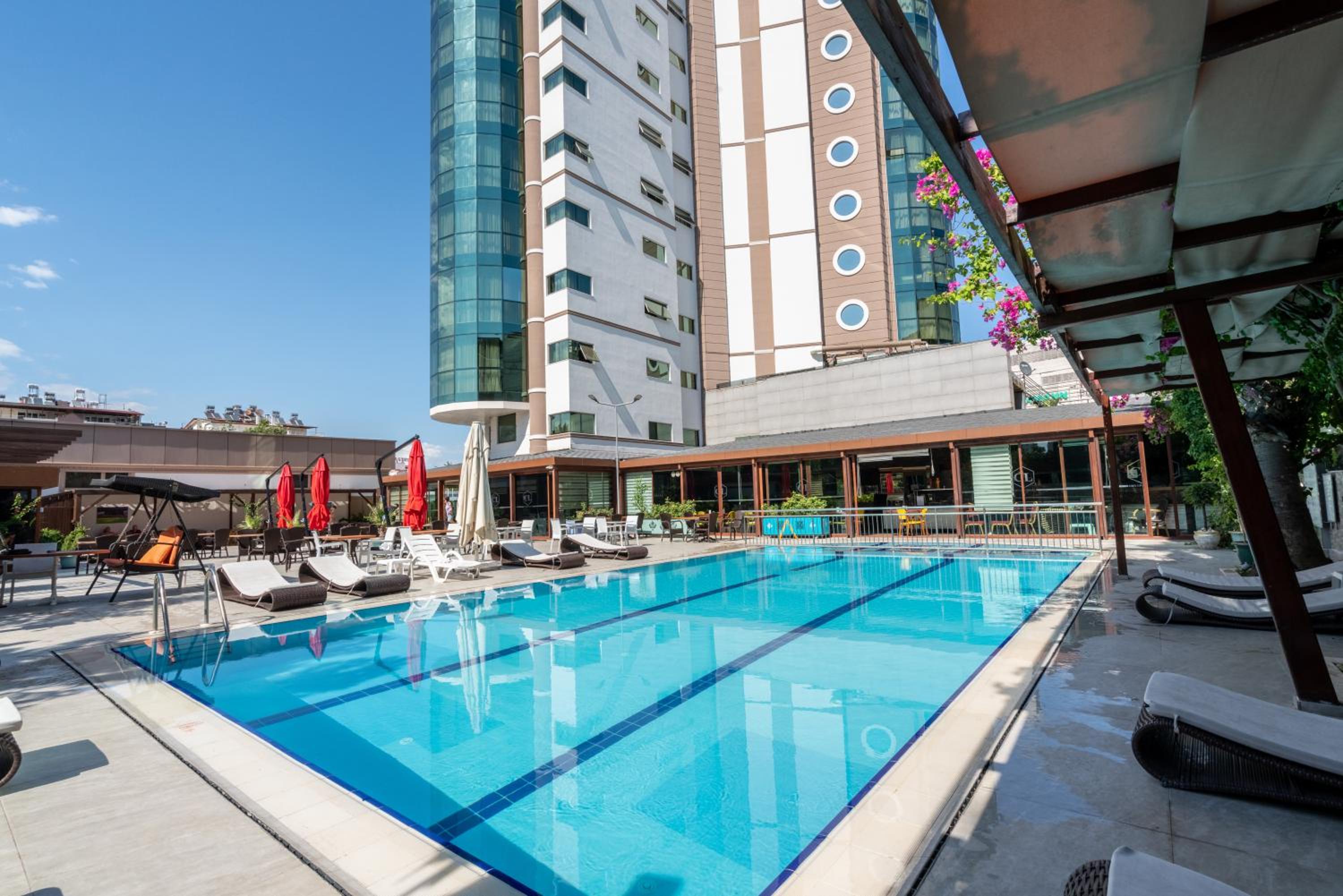 City Live Hotel - Image 25