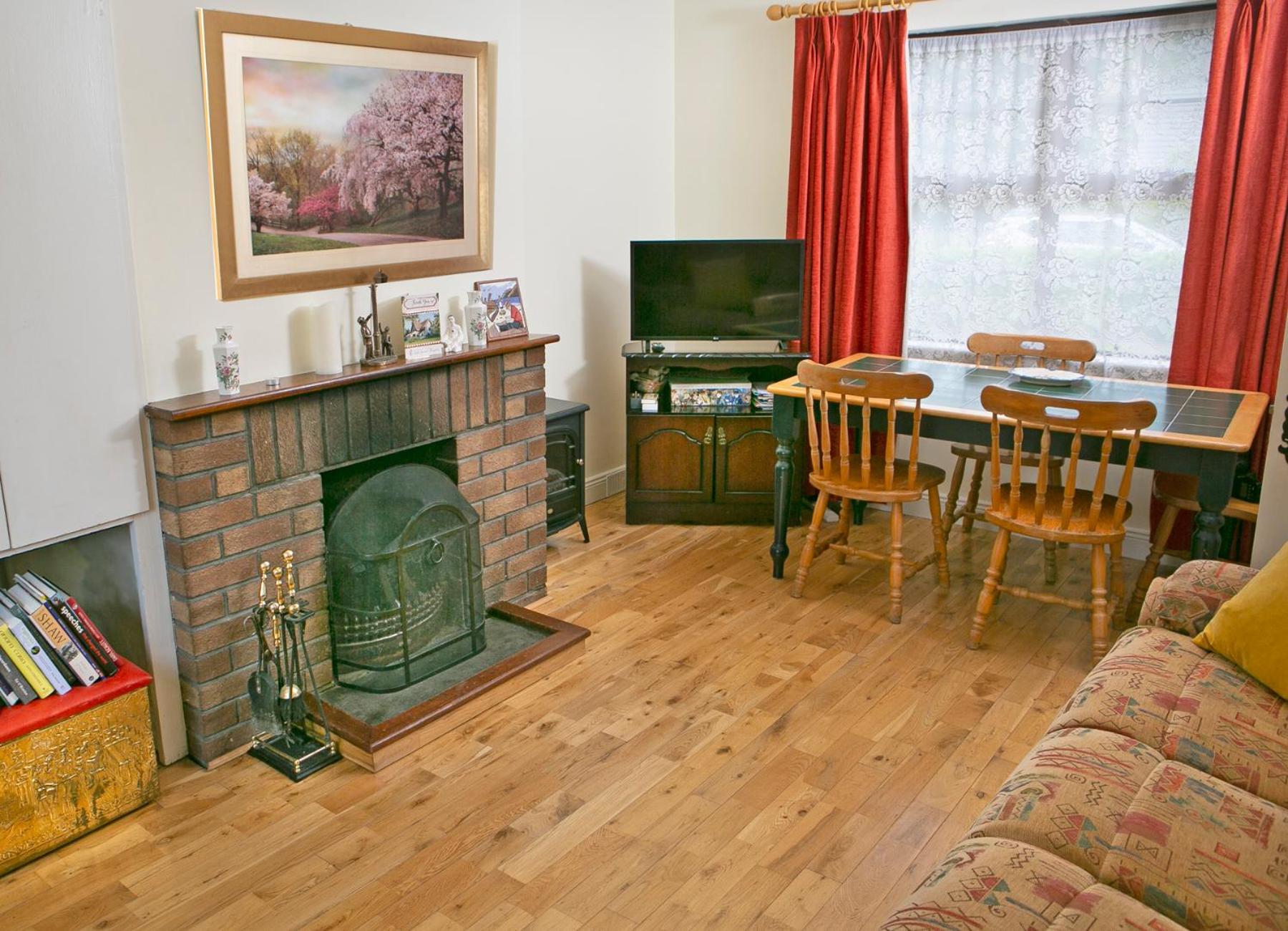 Garden Holiday Cottage by Trident Holiday Homes view 5