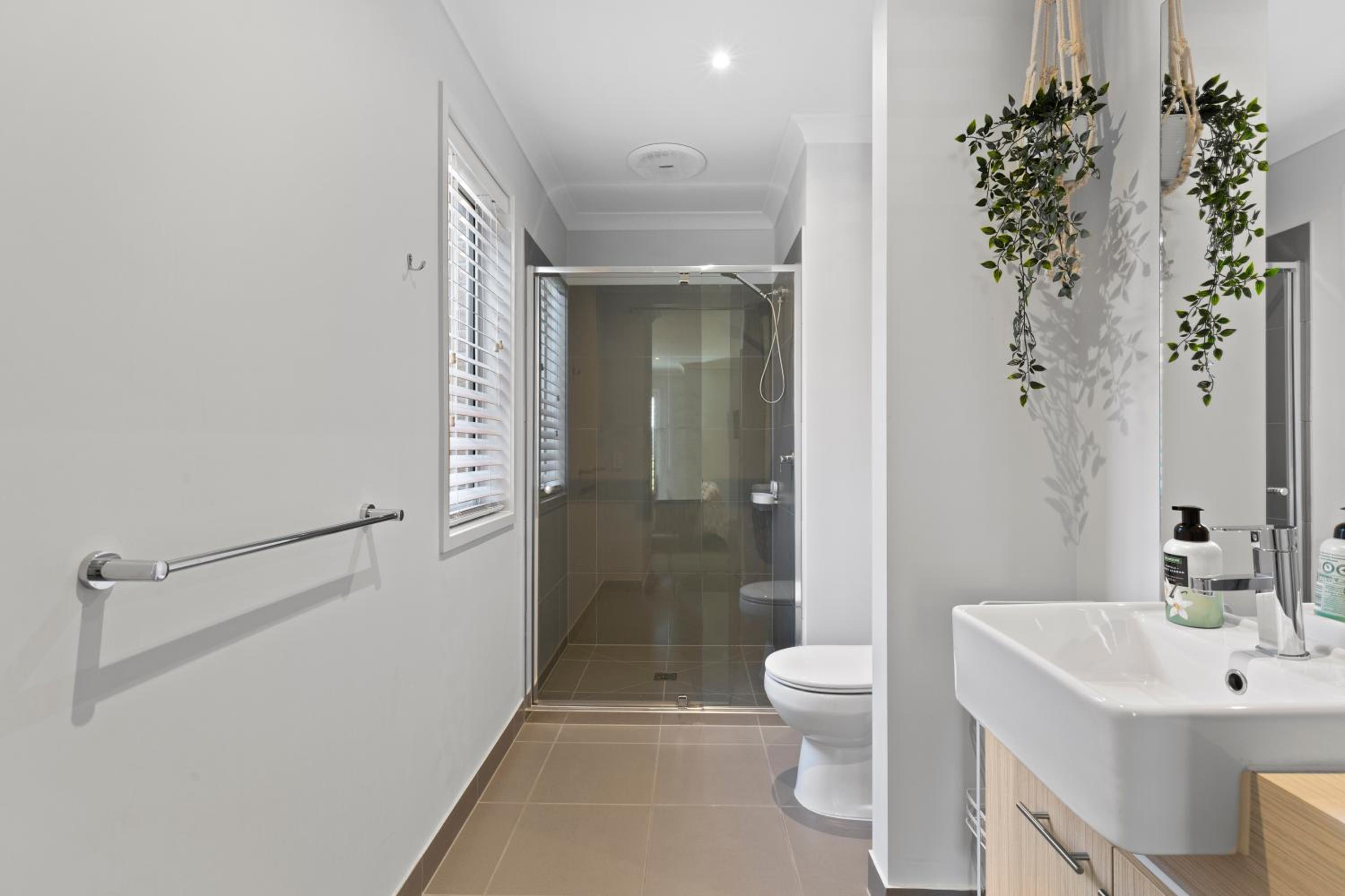 Ocean Dreams- Perfect whole family getaway! Kids Games room, Pet friendly!