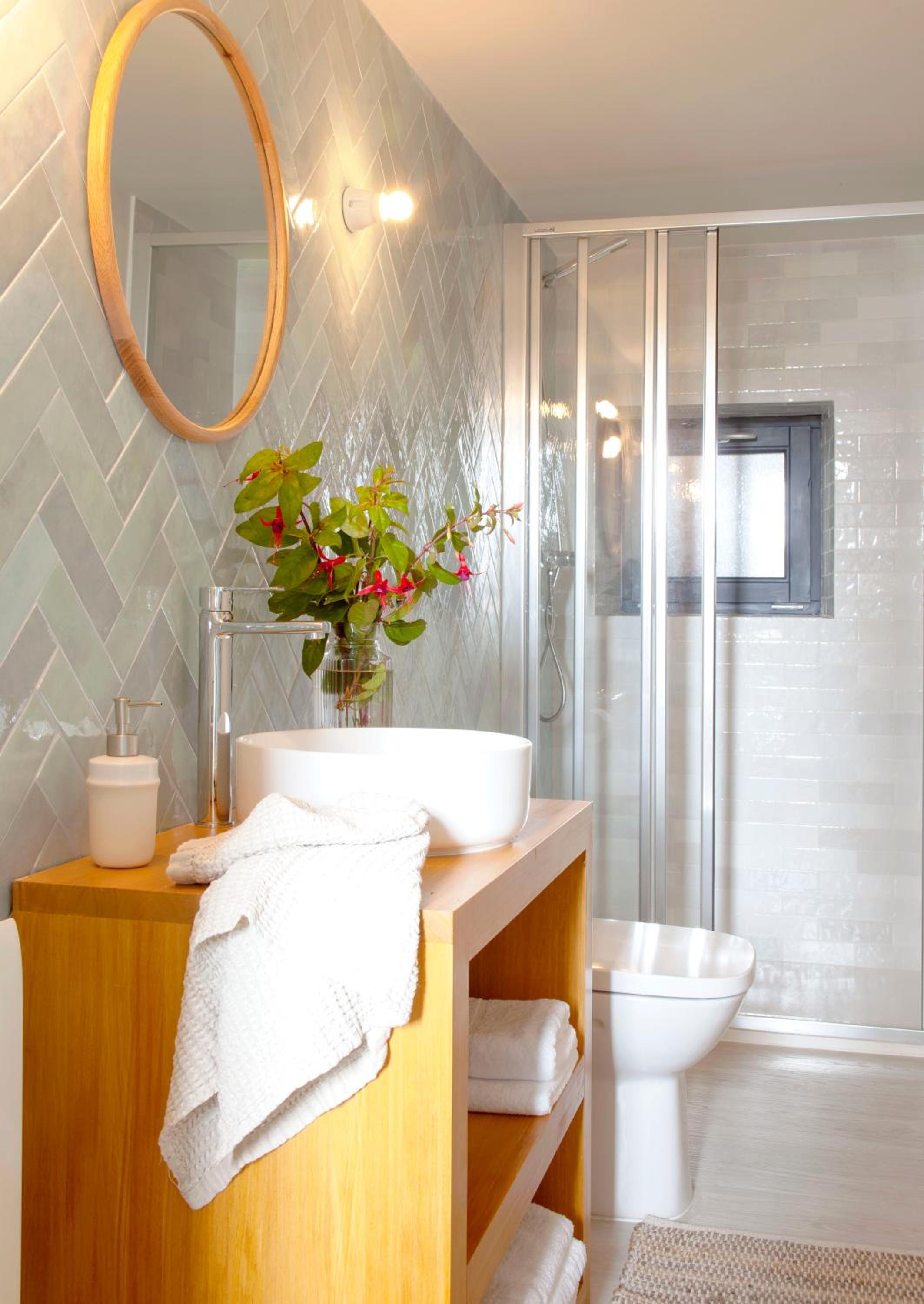 Wishome-Villa en Oyambre playa, con piscina privada climatizada, Comillas