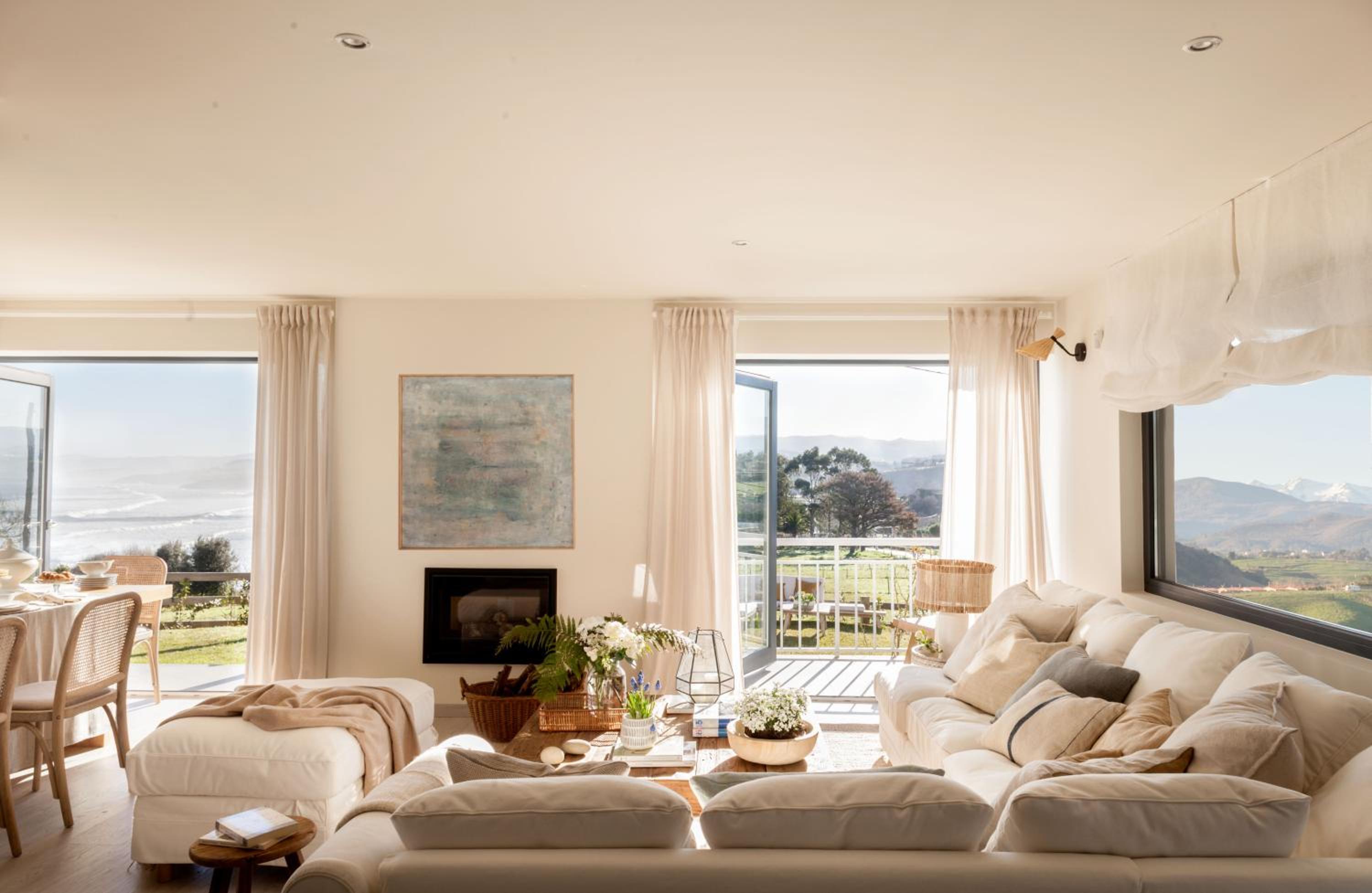 Wishome-Villa en Oyambre playa, con piscina privada climatizada, Comillas
