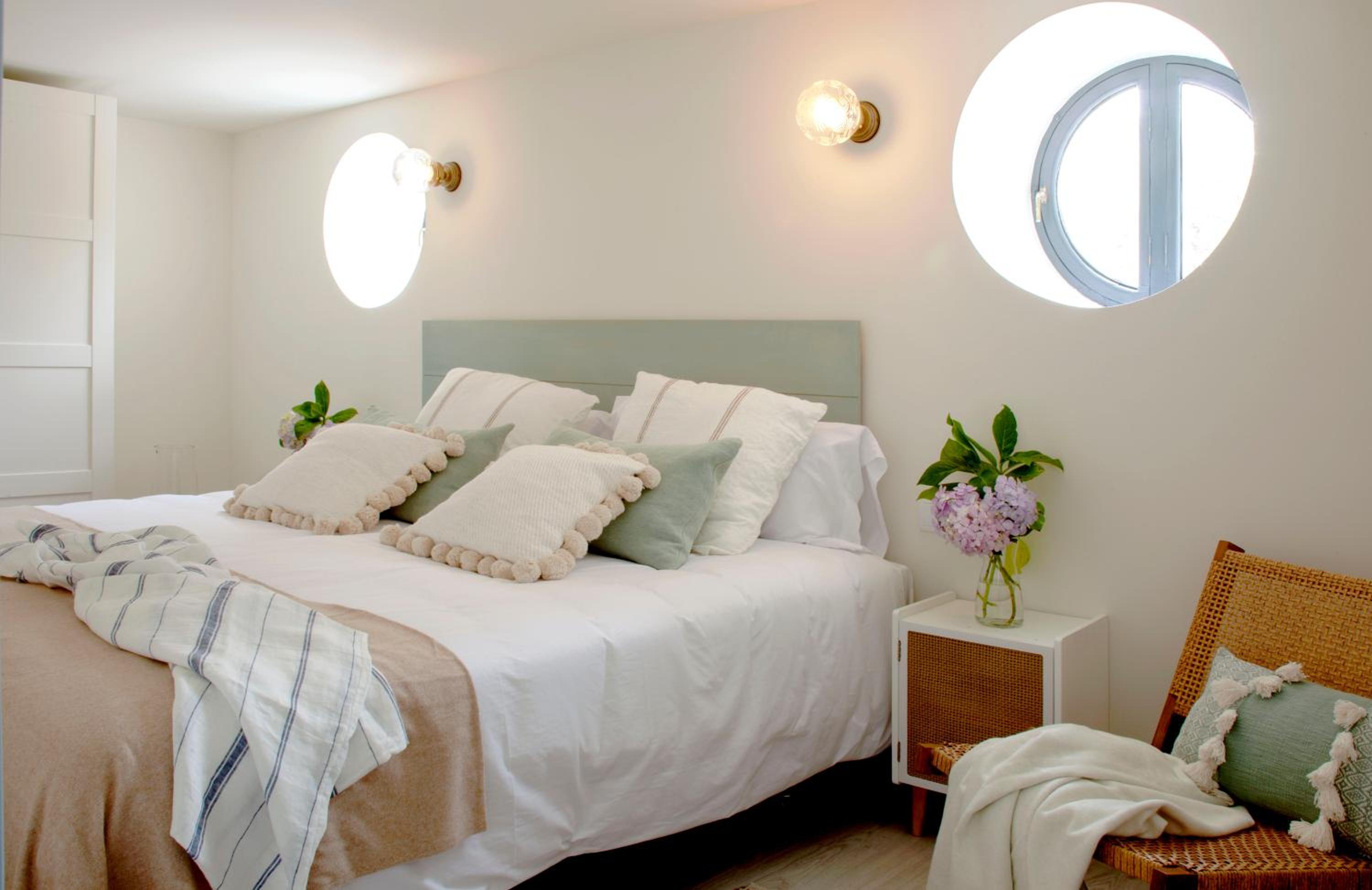 Wishome-Villa en Oyambre playa, con piscina privada climatizada, Comillas