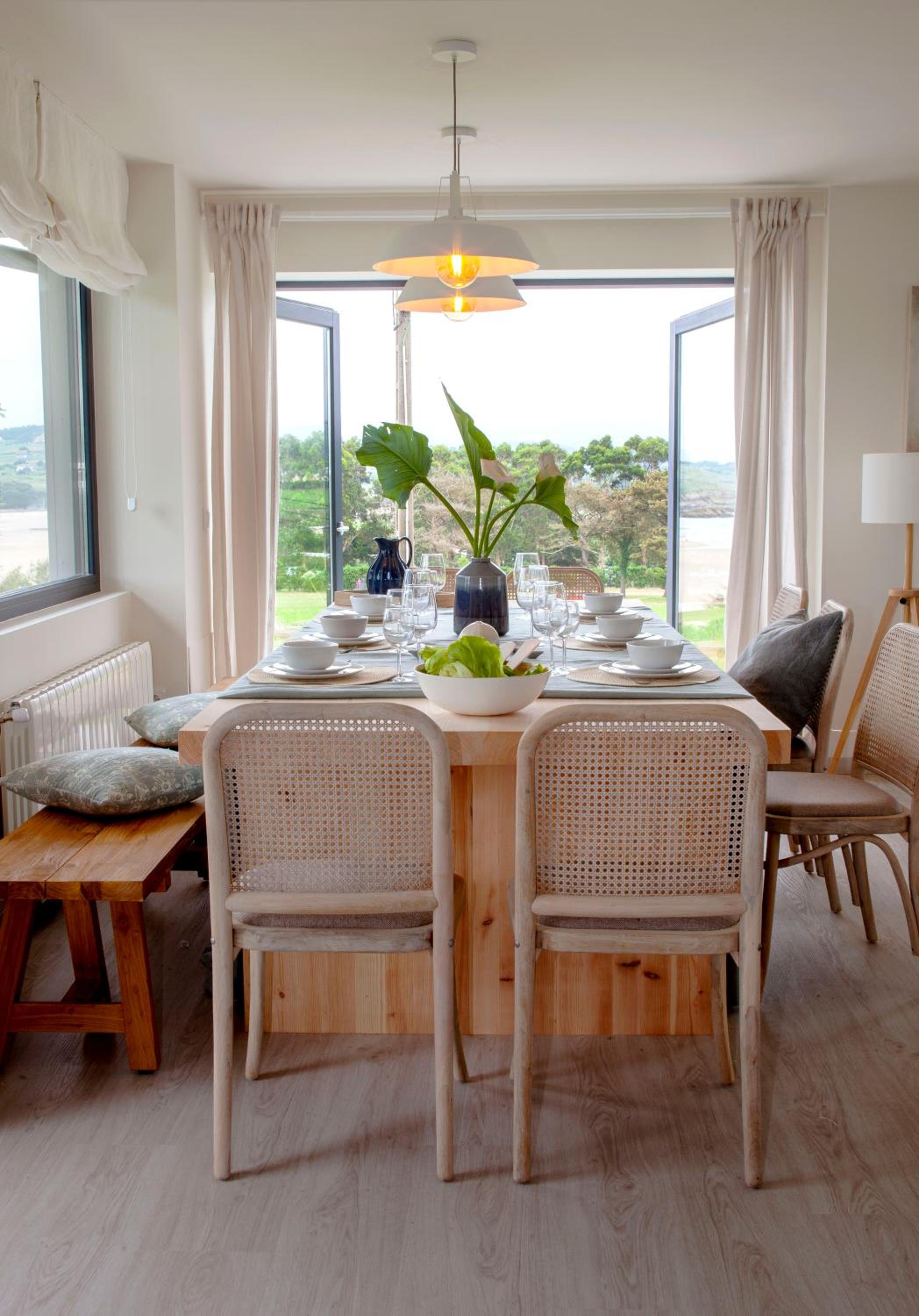 Wishome-Villa en Oyambre playa, con piscina privada climatizada, Comillas