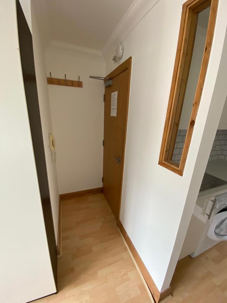 Stylish & compact city center studio apartment 7a view 5