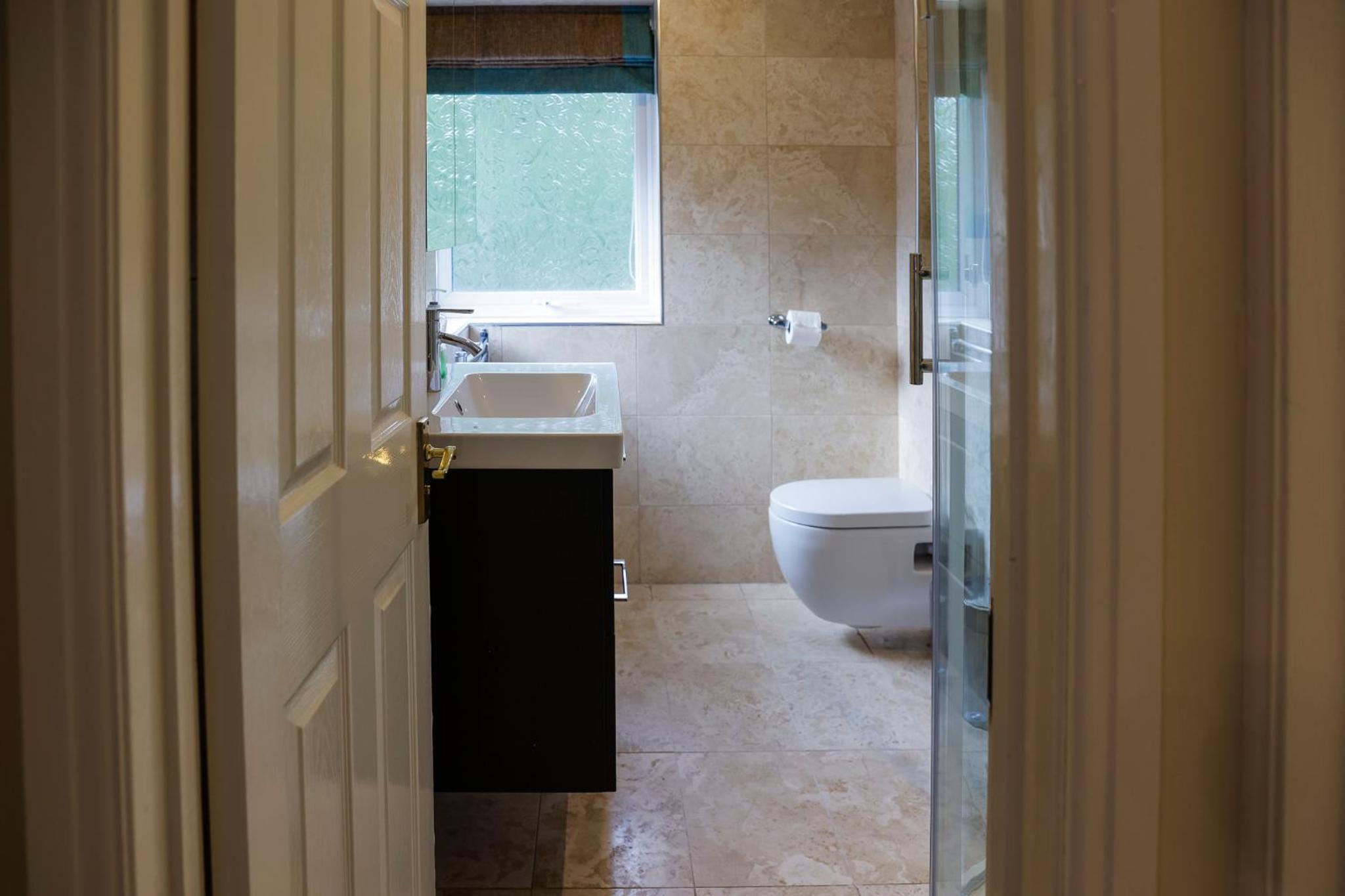 Stylish family home in desirable Penylan + Parking view 3