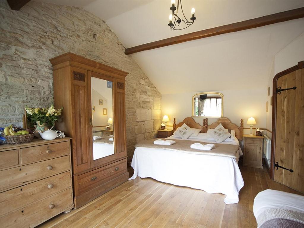 Beeches Farmhouse Country Cottages & Rooms view 3